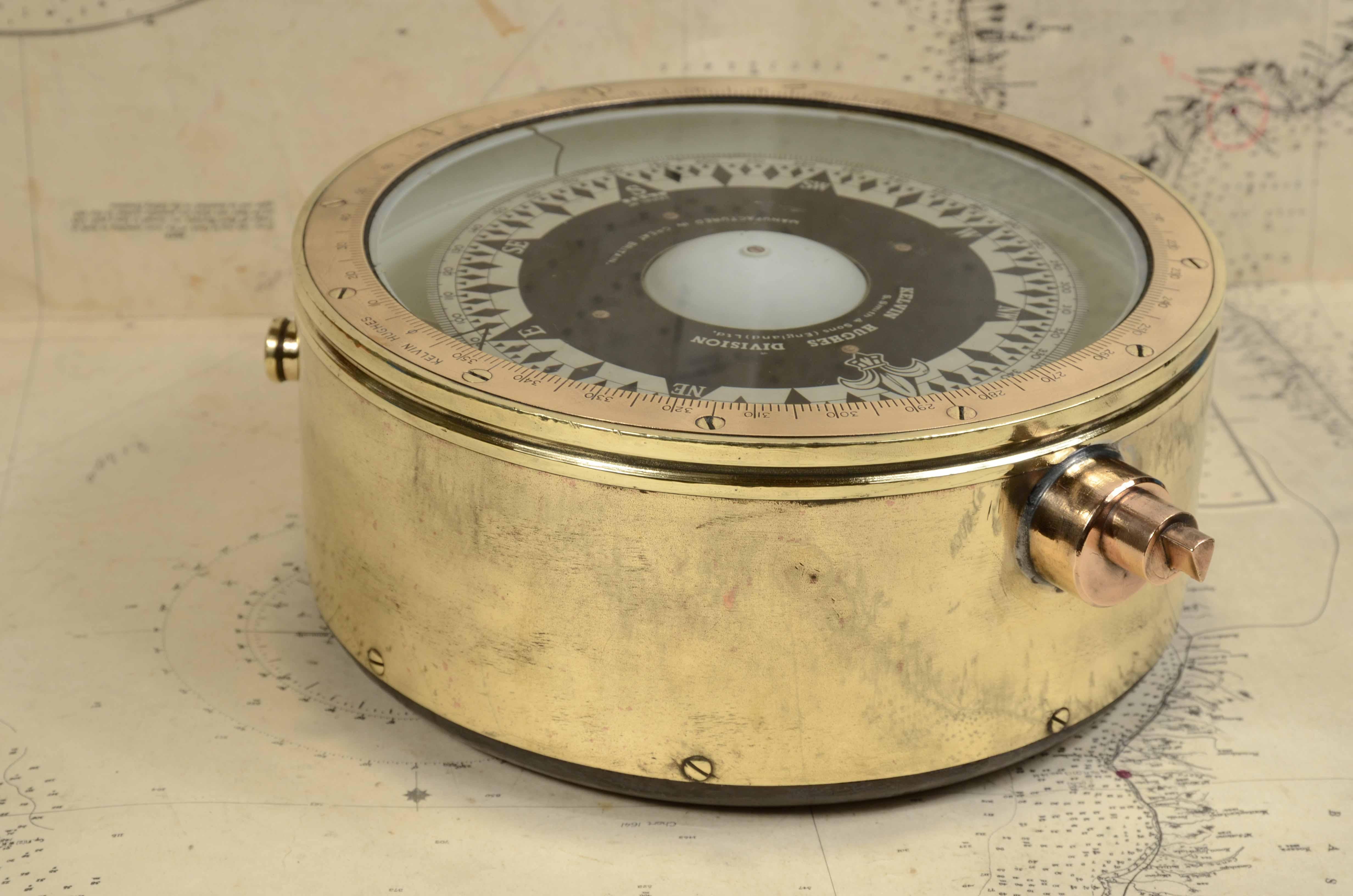 Large signed brass nautical magnetic compass  KELVIN HUGHES DIVISION 1940 For Sale 12