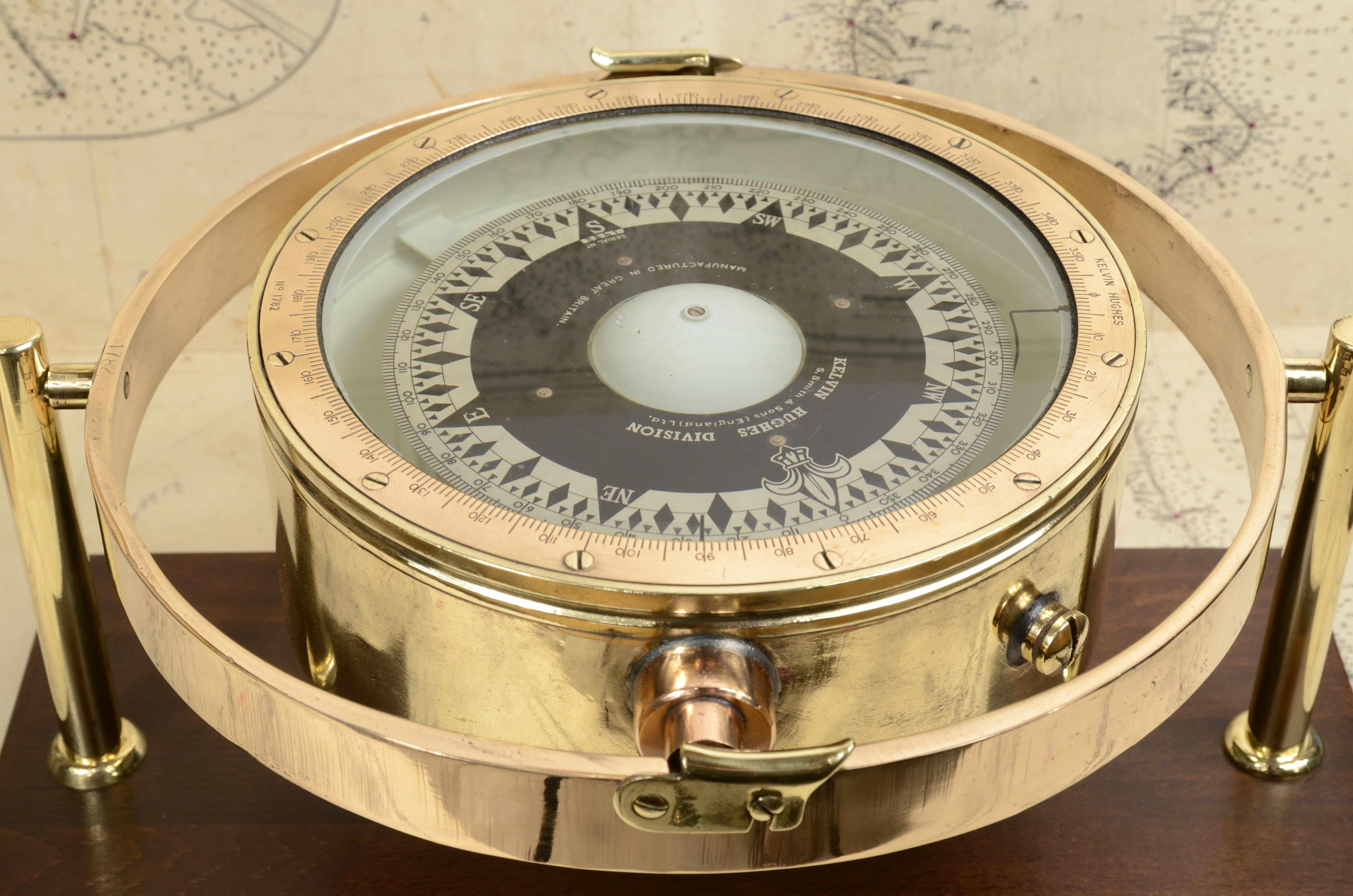 Large signed brass nautical magnetic compass  KELVIN HUGHES DIVISION 1940 For Sale 2