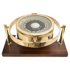 Vintage Large signed brass nautical magnetic compass  KELVIN HUGHES DIVISION 1940