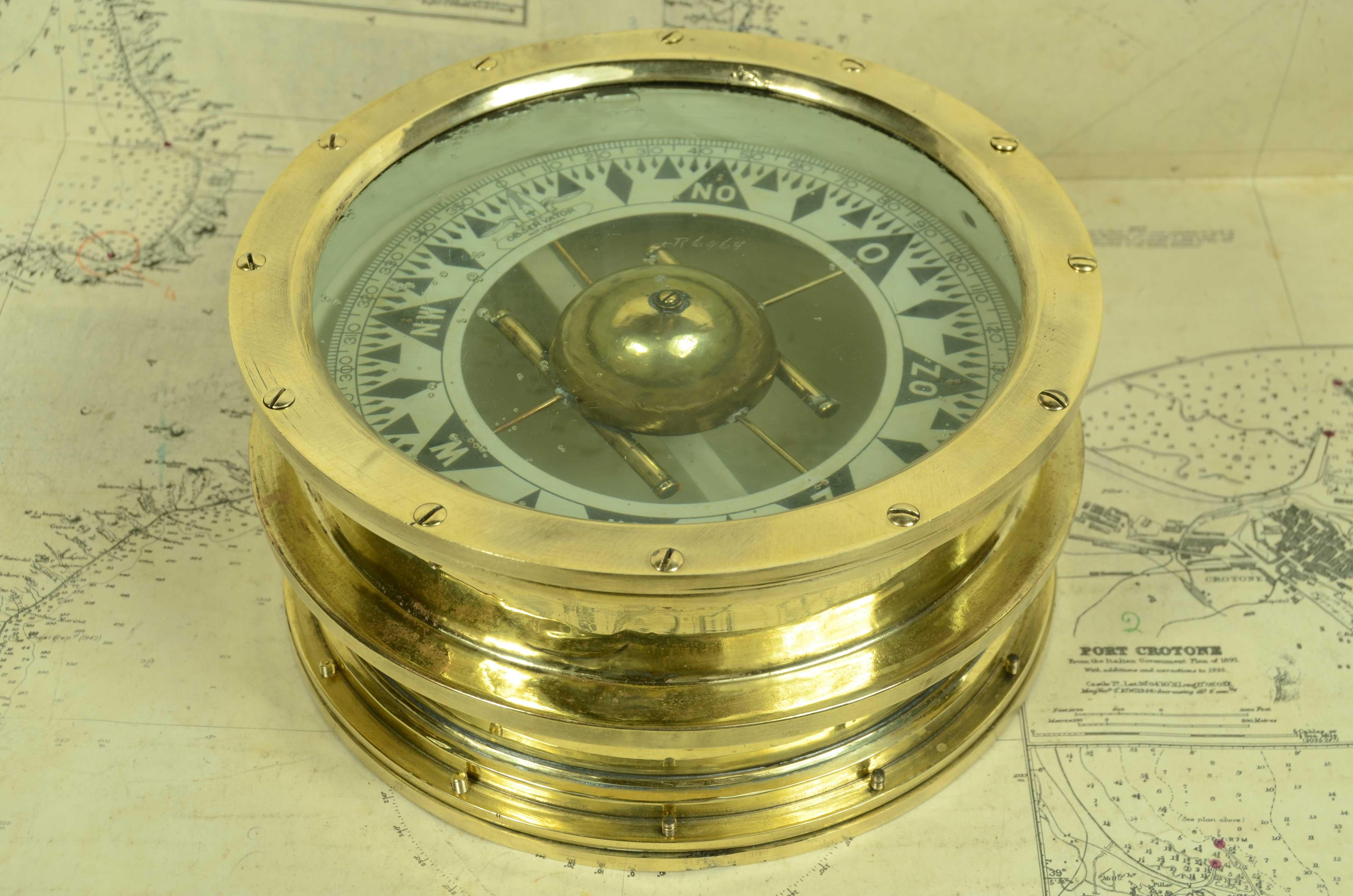 Grand compas de marine en laiton  signé OBSERVATOR Rotterdam dans les années 1930 en vente 3