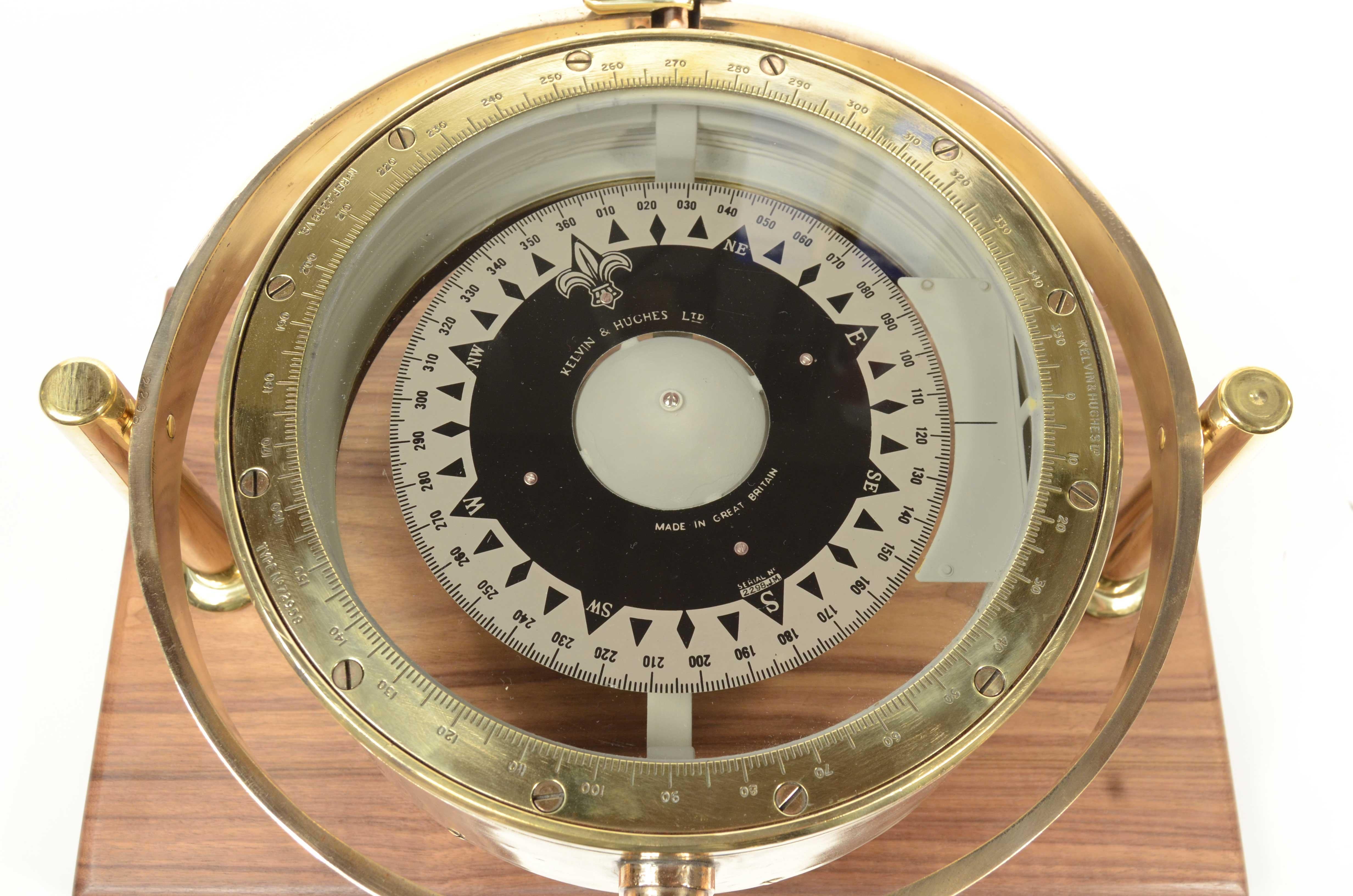 Gran brújula náutica magnética de latón firmada KELVIN & HUGHES principios del siglo XX Early 20th Century en venta