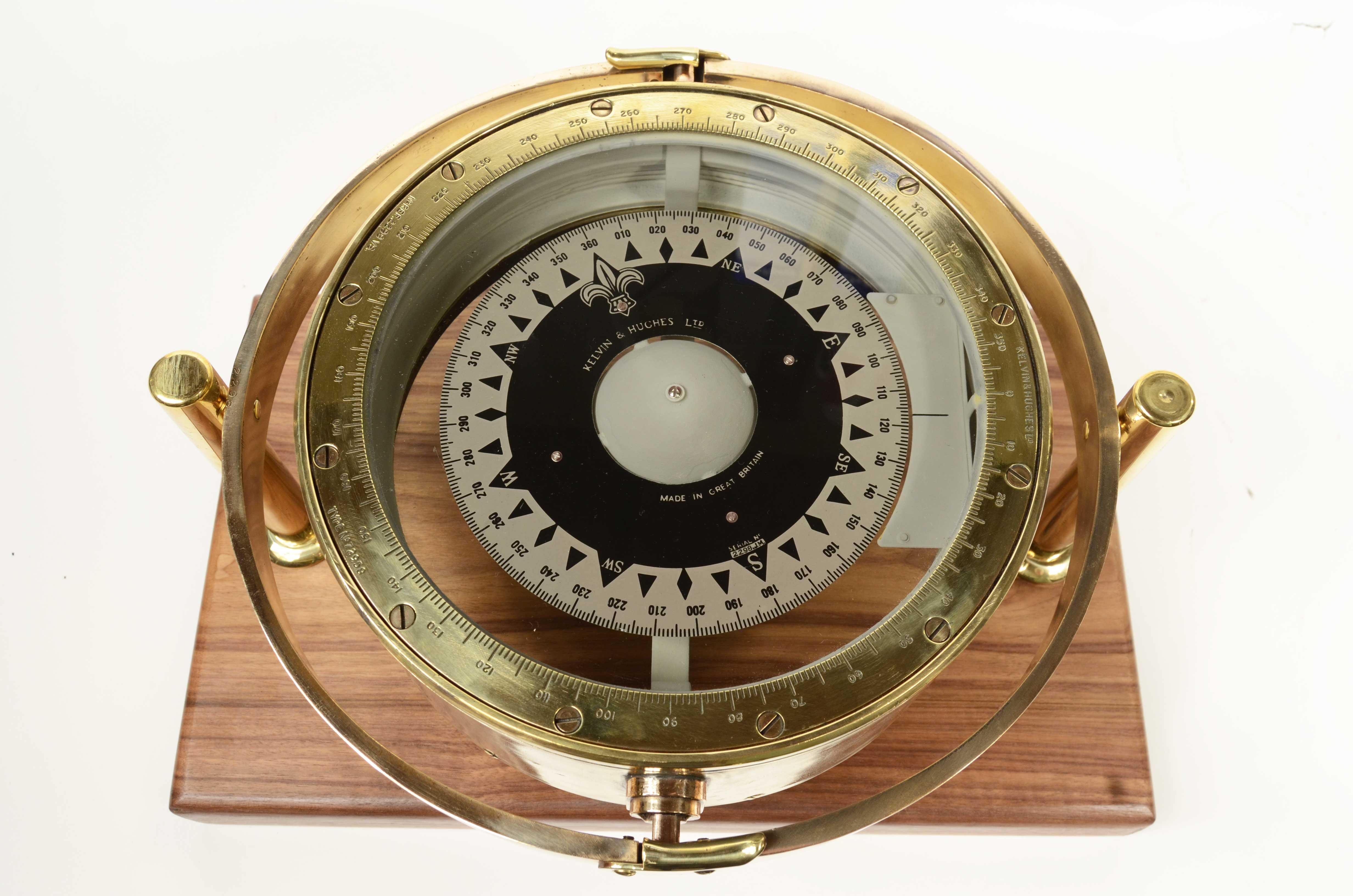 Gran brújula náutica magnética de latón firmada KELVIN & HUGHES principios del siglo XX Latón en venta