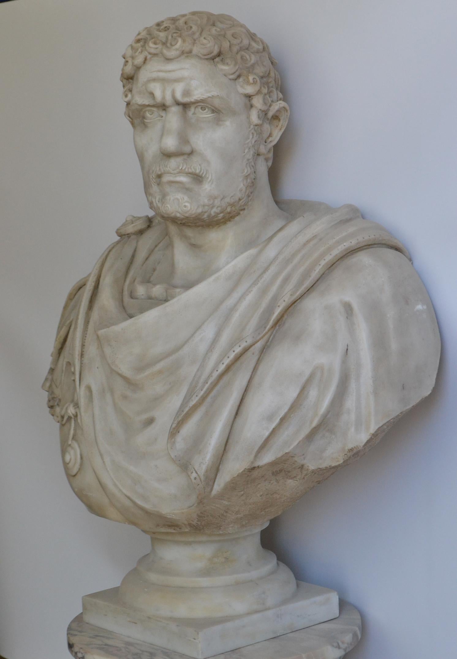 Fait main Grande Busto Caracalla scolpito su bellissimo marmo bianco (fabricé en Italie) en vente