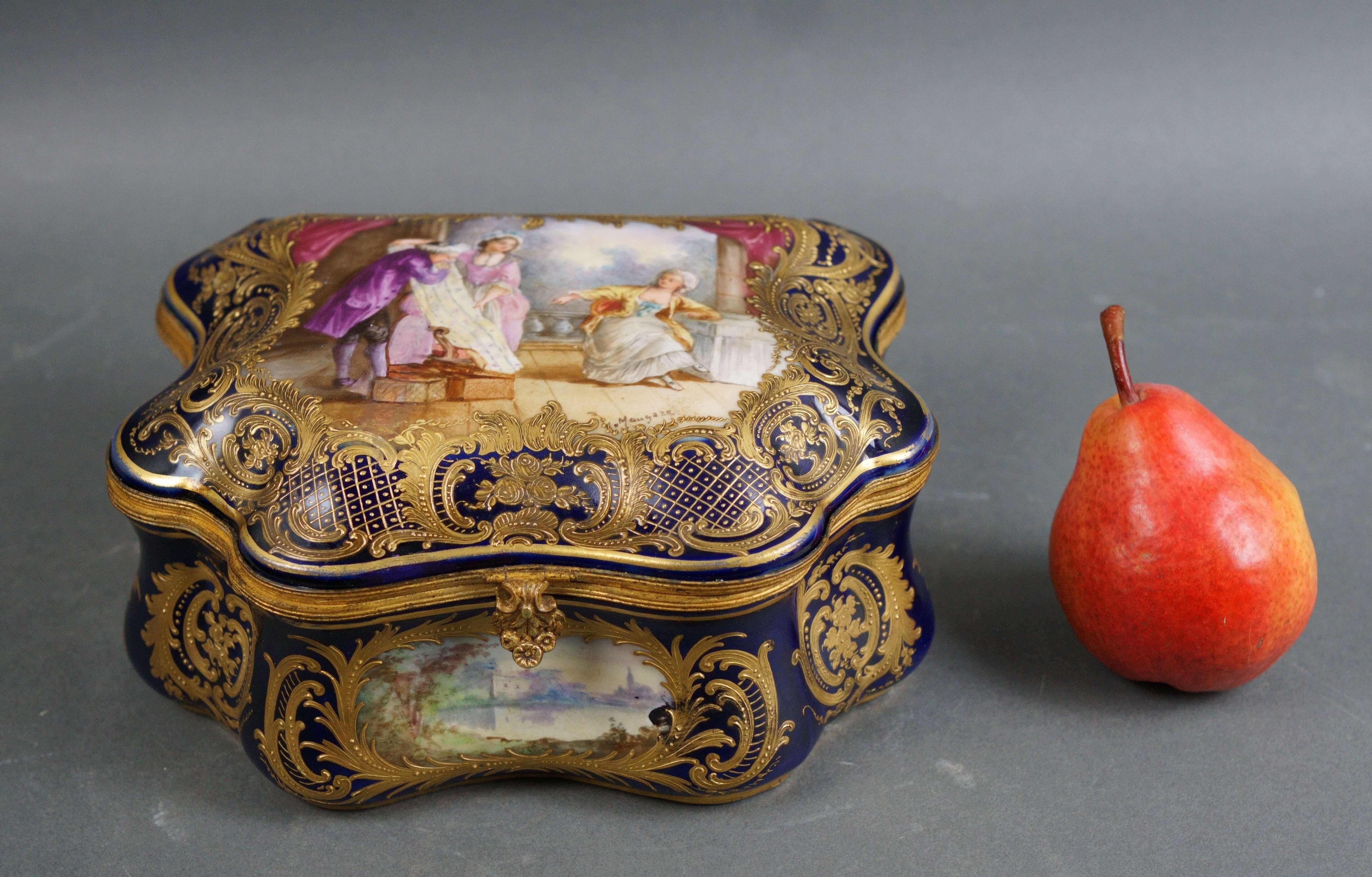 Large Box Set Blue Porcelain of Sèvres Enamel and Gold Napoleon III XIX For Sale 6