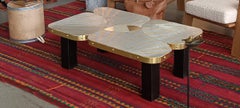 Grande coffee table en marqueterie de zinc et laiton