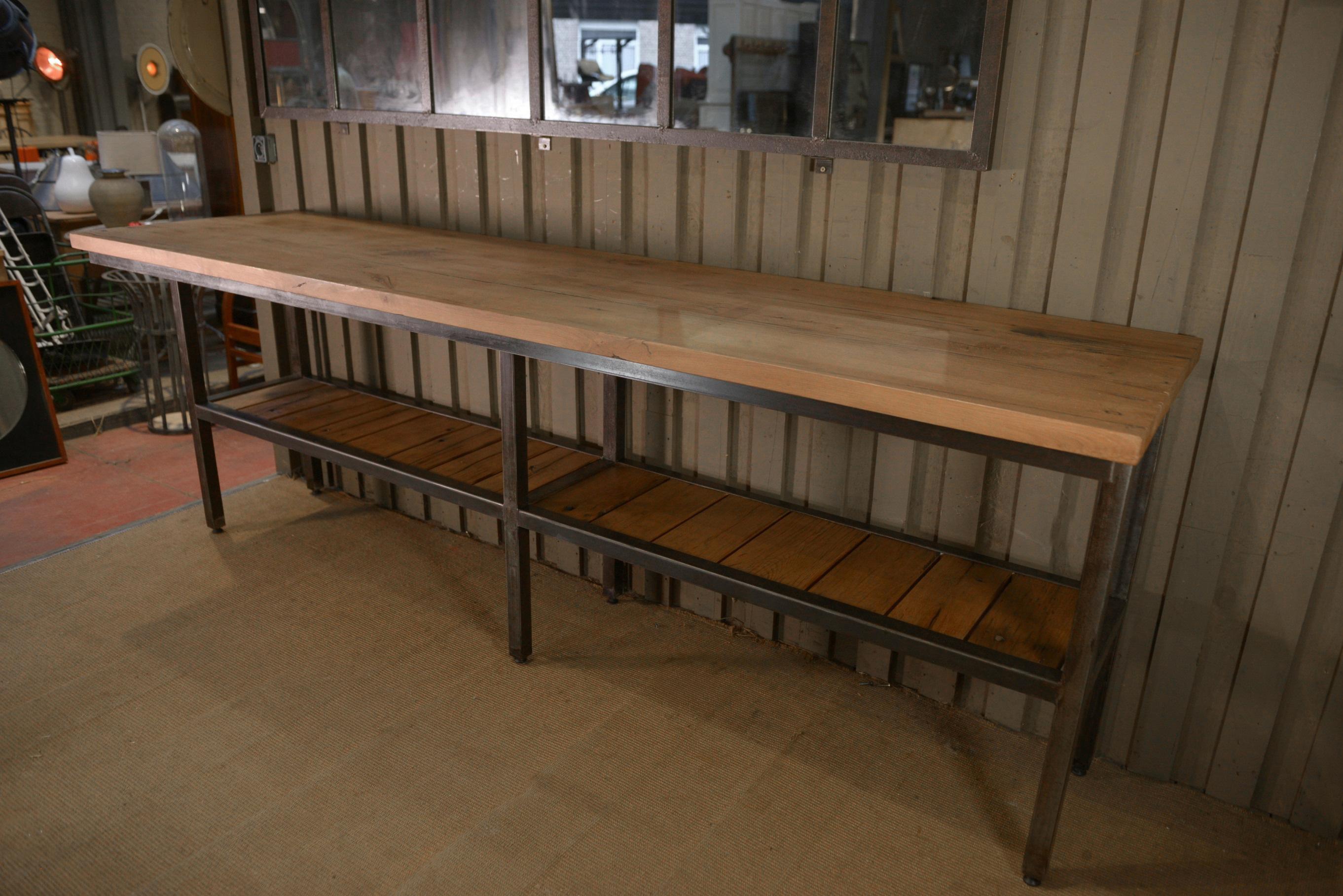 Grande Console industrielle en métal, 2 plateaux en chêne massif im Angebot 5