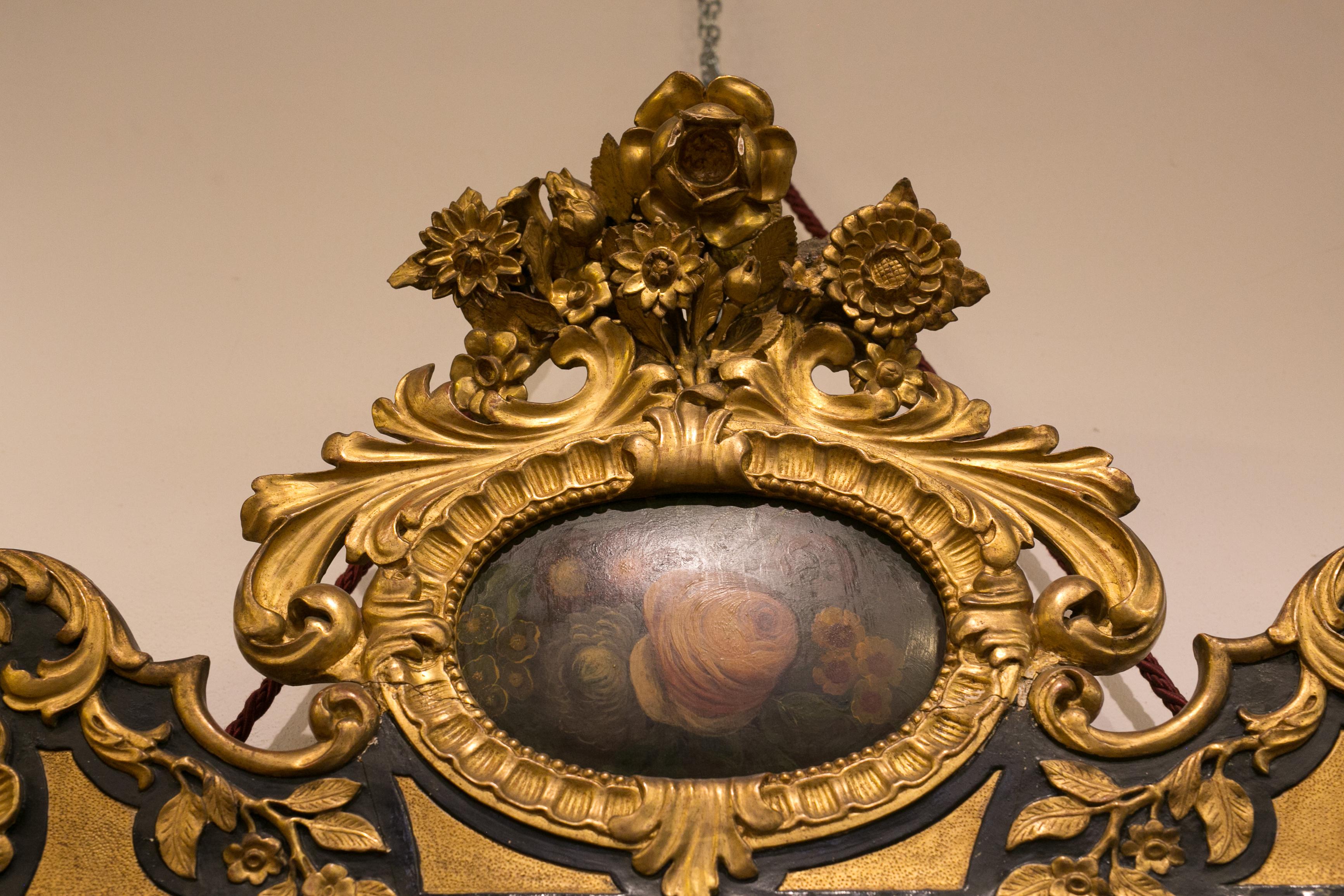 European Grande table console avec miroir sculpté doré et laqué de 1800 en vente