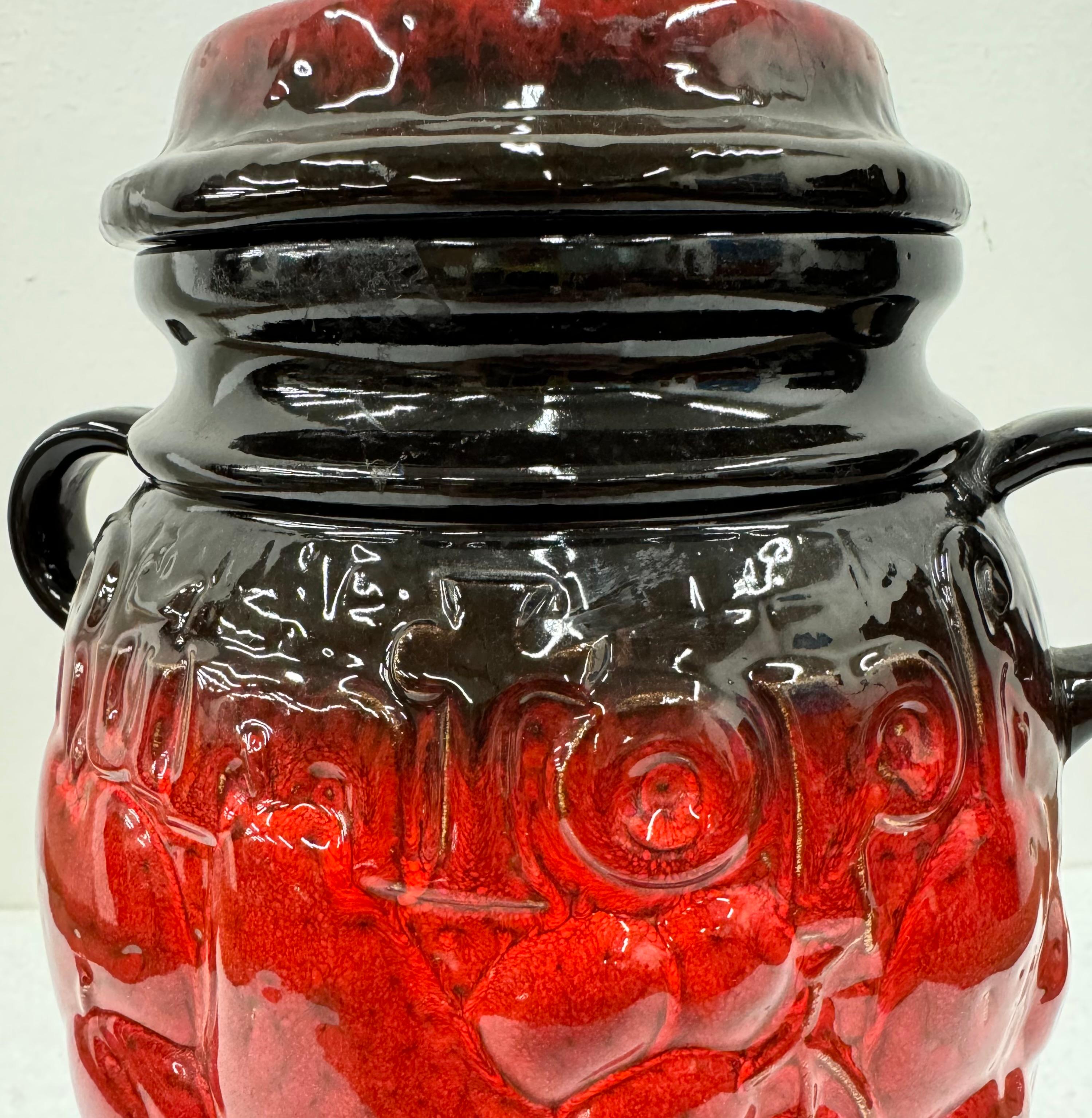 Large glazed ceramic container (rum top), used for preserving fruit by steeping it in rum (below, just for your knowledge, we also report one of the most used Rumtopf recipes...) but this jar is also beautiful to use just as an ornament, or as a