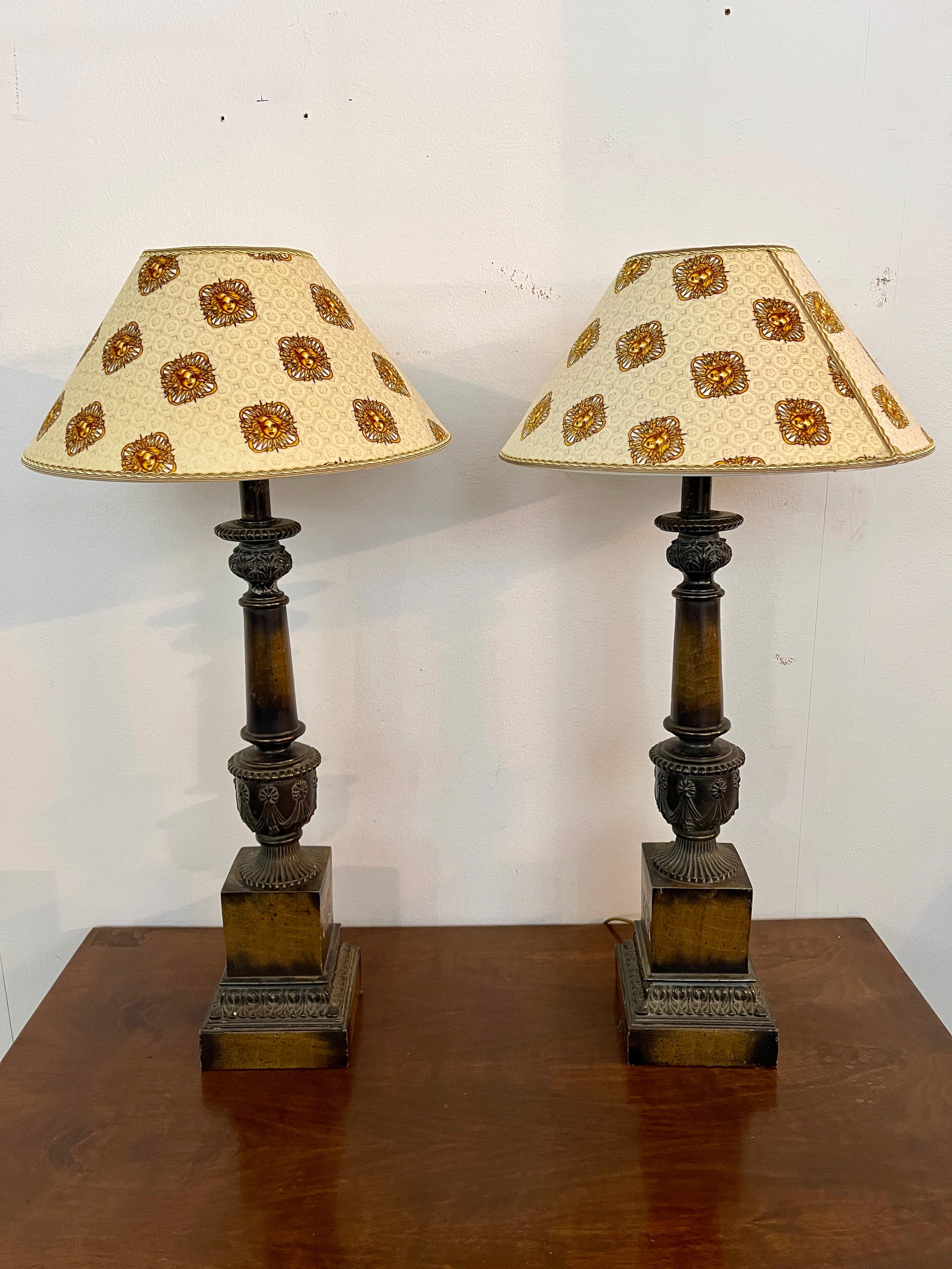 Grande coppia di lampade antiche con paralume Versailles, XIX secolo in vendita 3