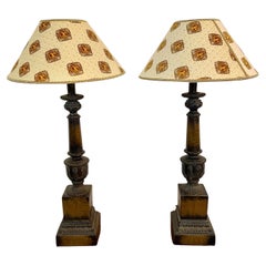 Grande coppia di lampade antiche con paralume Versailles, XIX secolo