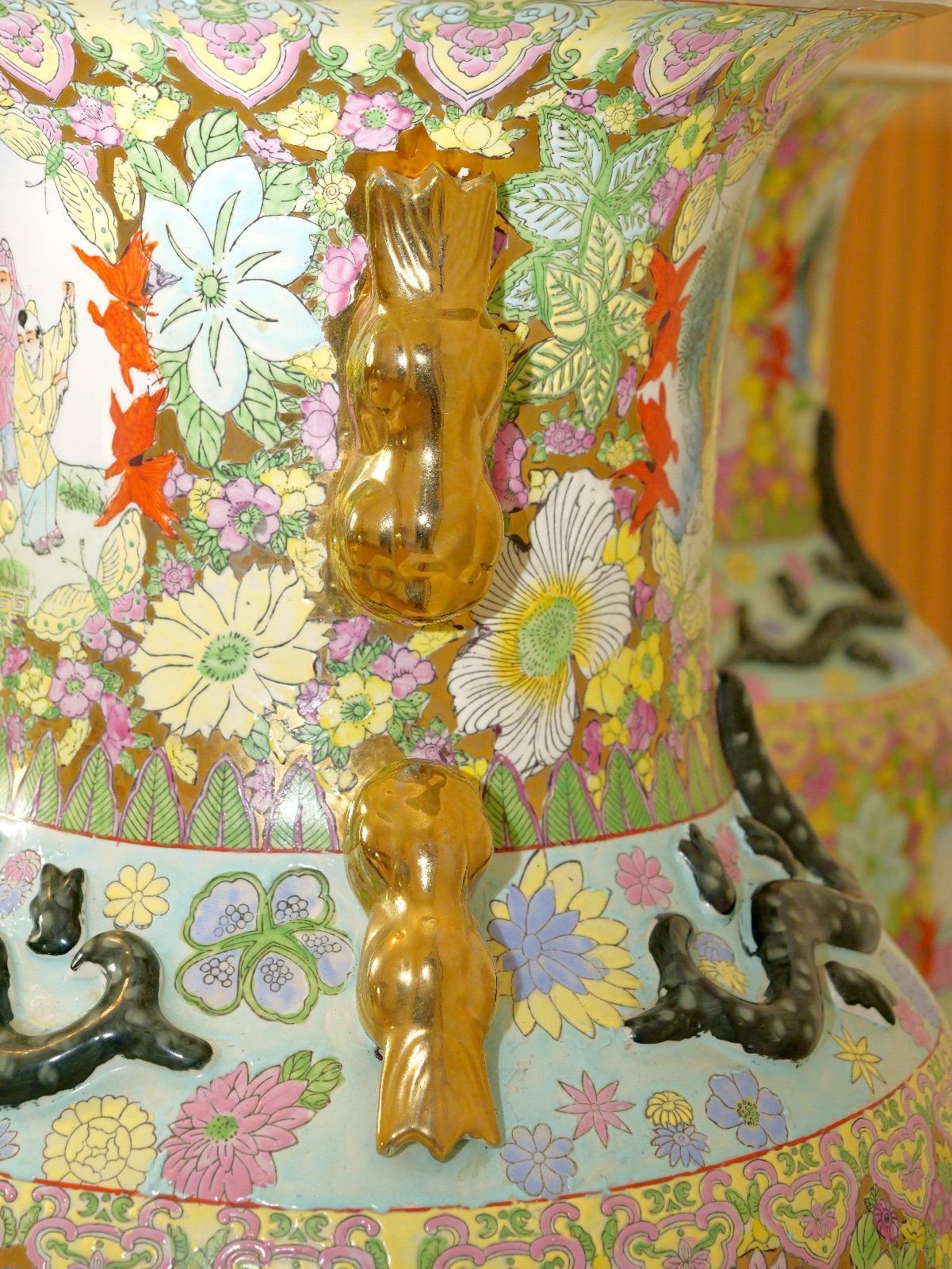 Large Pair of Vintage Porcelain and Chinese Canton Vases, 20th century For Sale 11