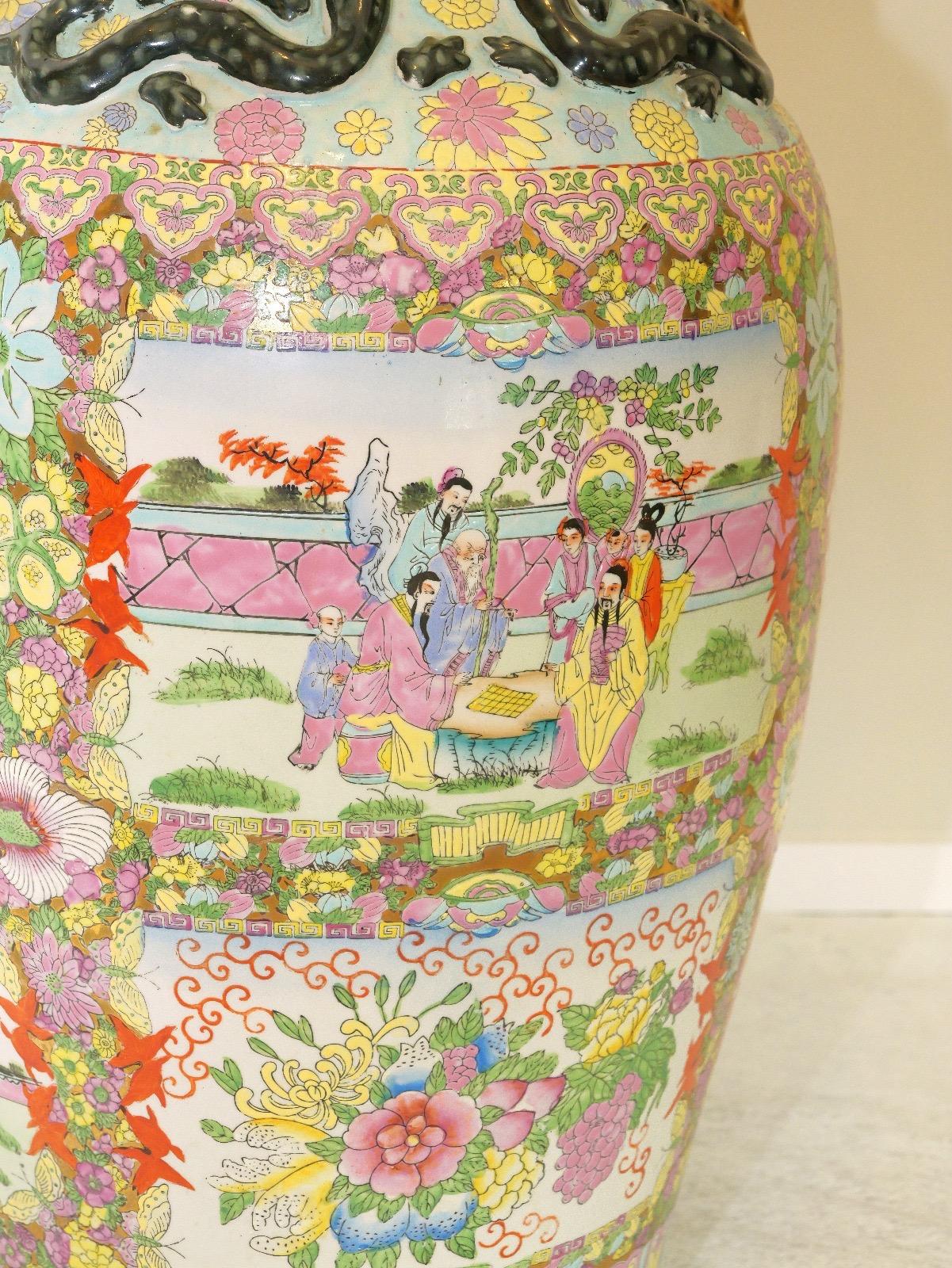 Large Pair of Vintage Porcelain and Chinese Canton Vases, 20th century For Sale 1