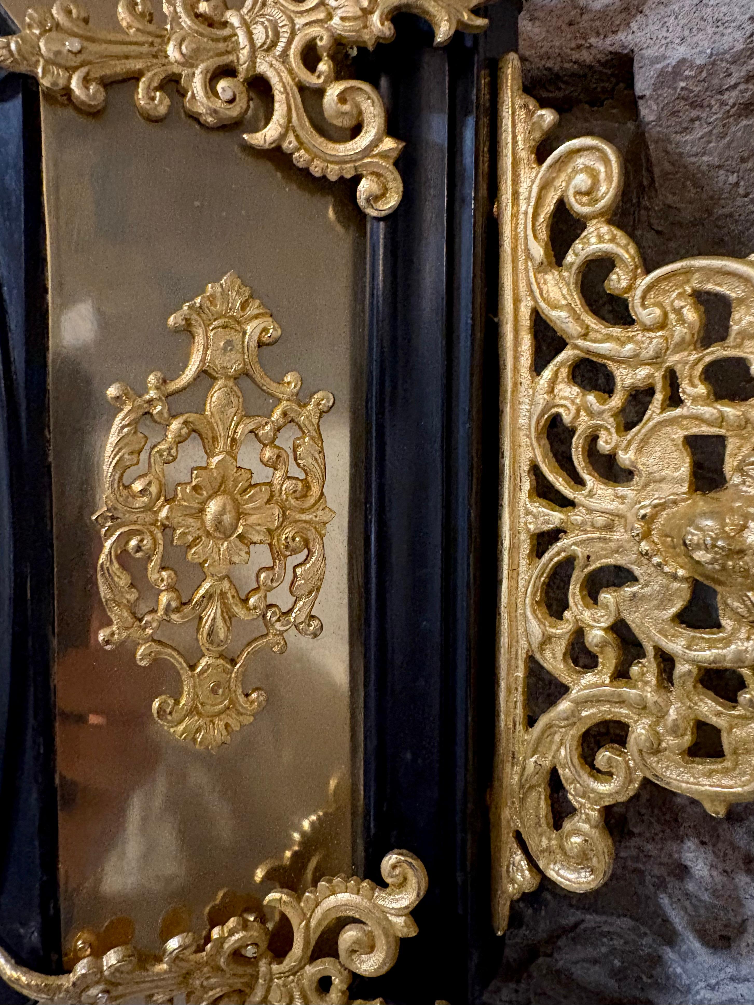 Grande Cornice con Specchio Rinascimento Fiorentino Legno Bronzo Dorato in vendita 1