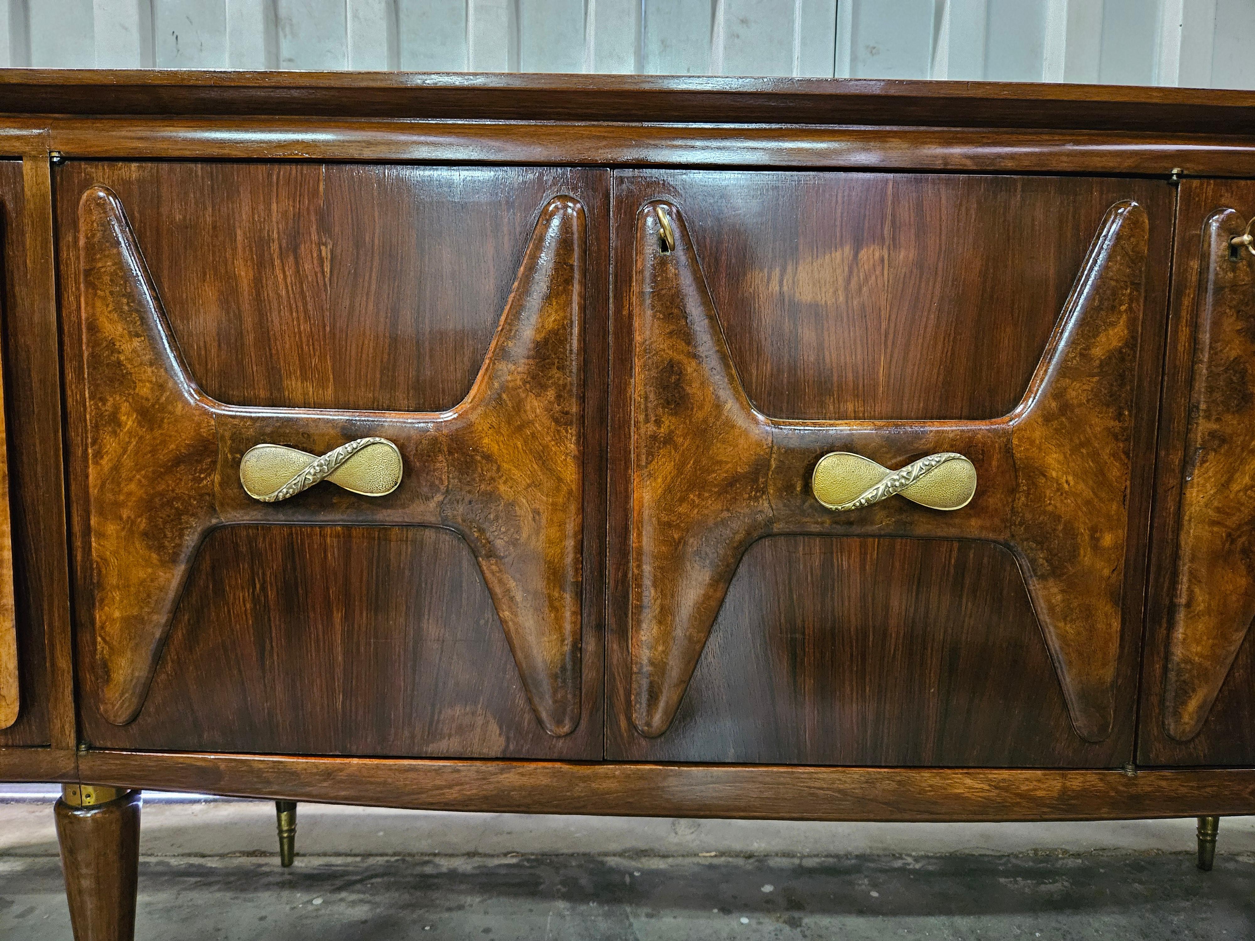 Large 1940s walnut sideboard with maple inlays and glass top For Sale 3