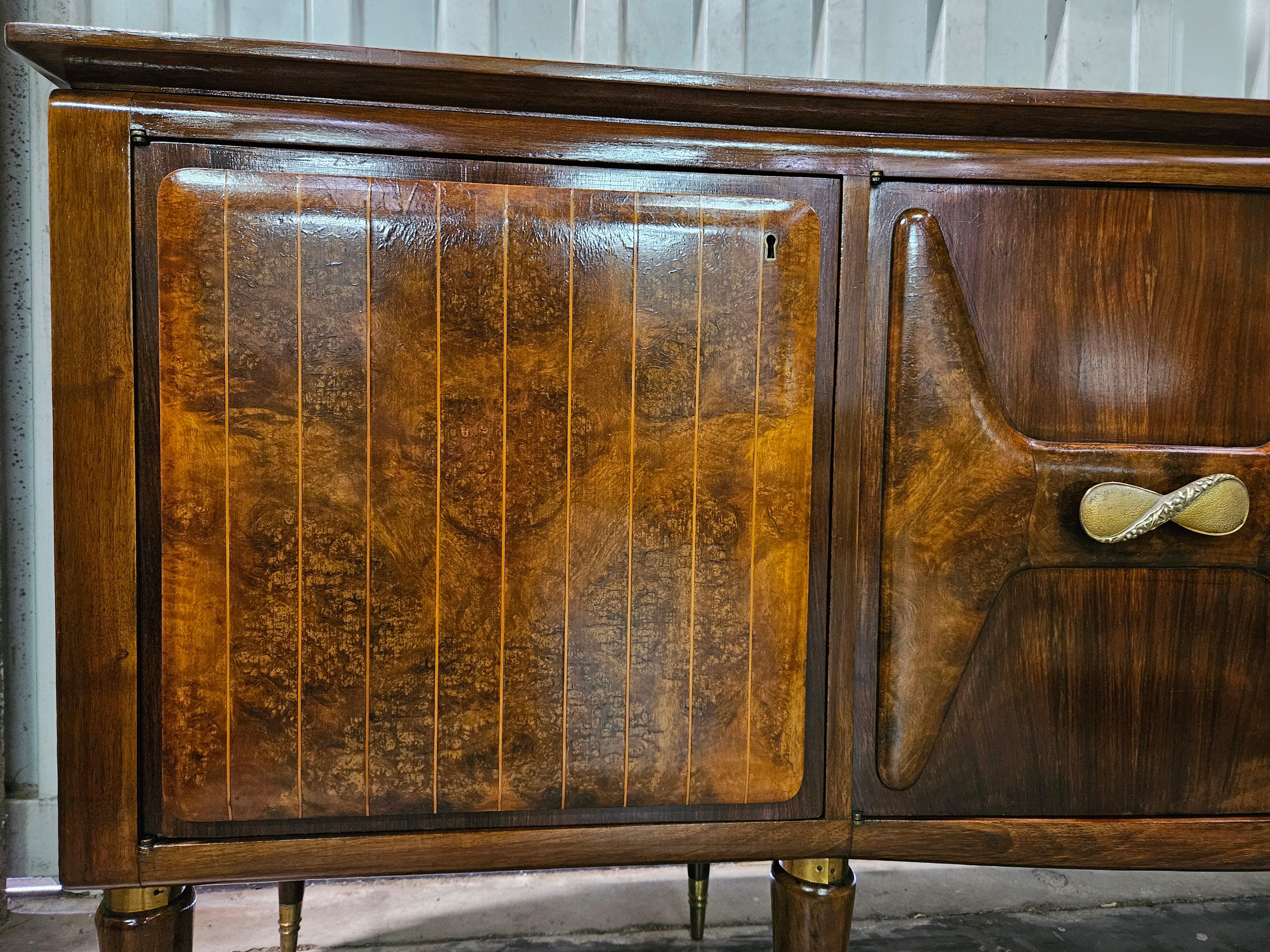 Brass Large 1940s walnut sideboard with maple inlays and glass top For Sale
