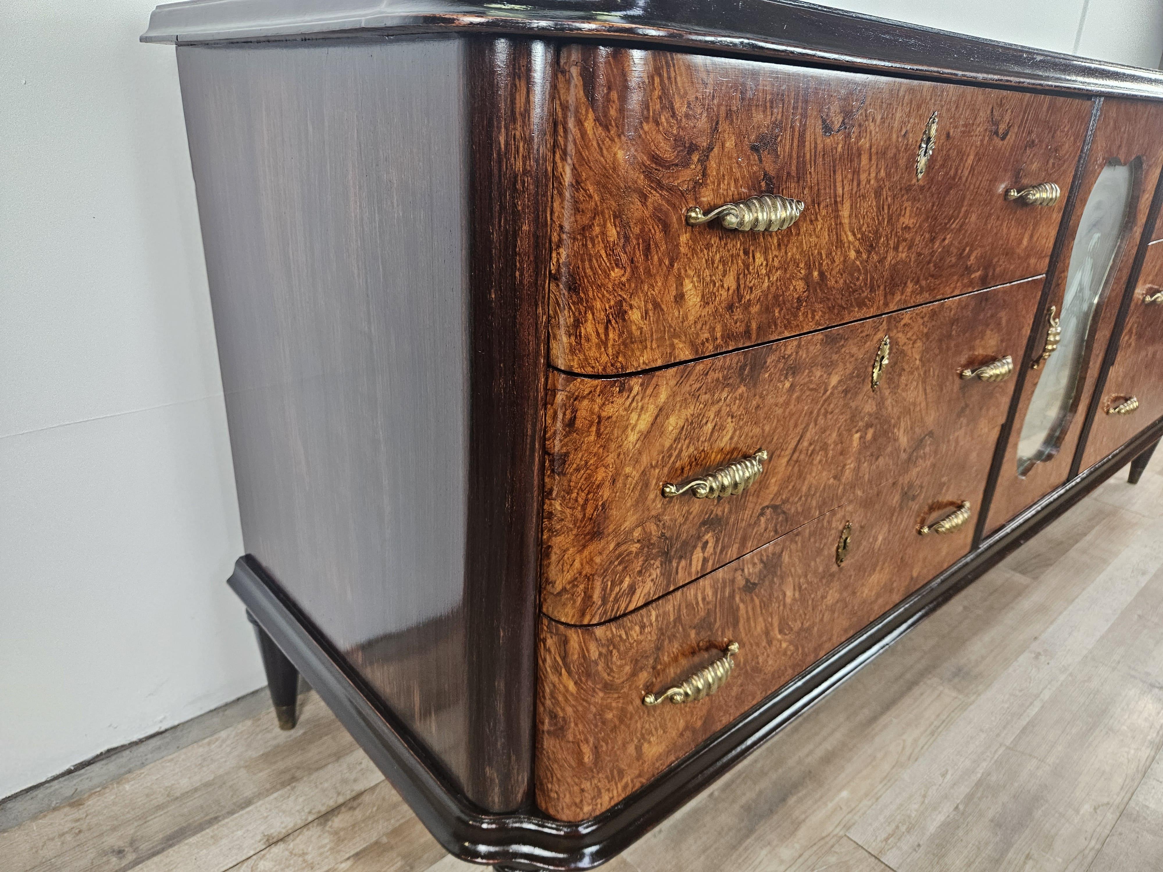 Large Art Deco sideboard in mahogany burl with maple inlays 20th century For Sale 3