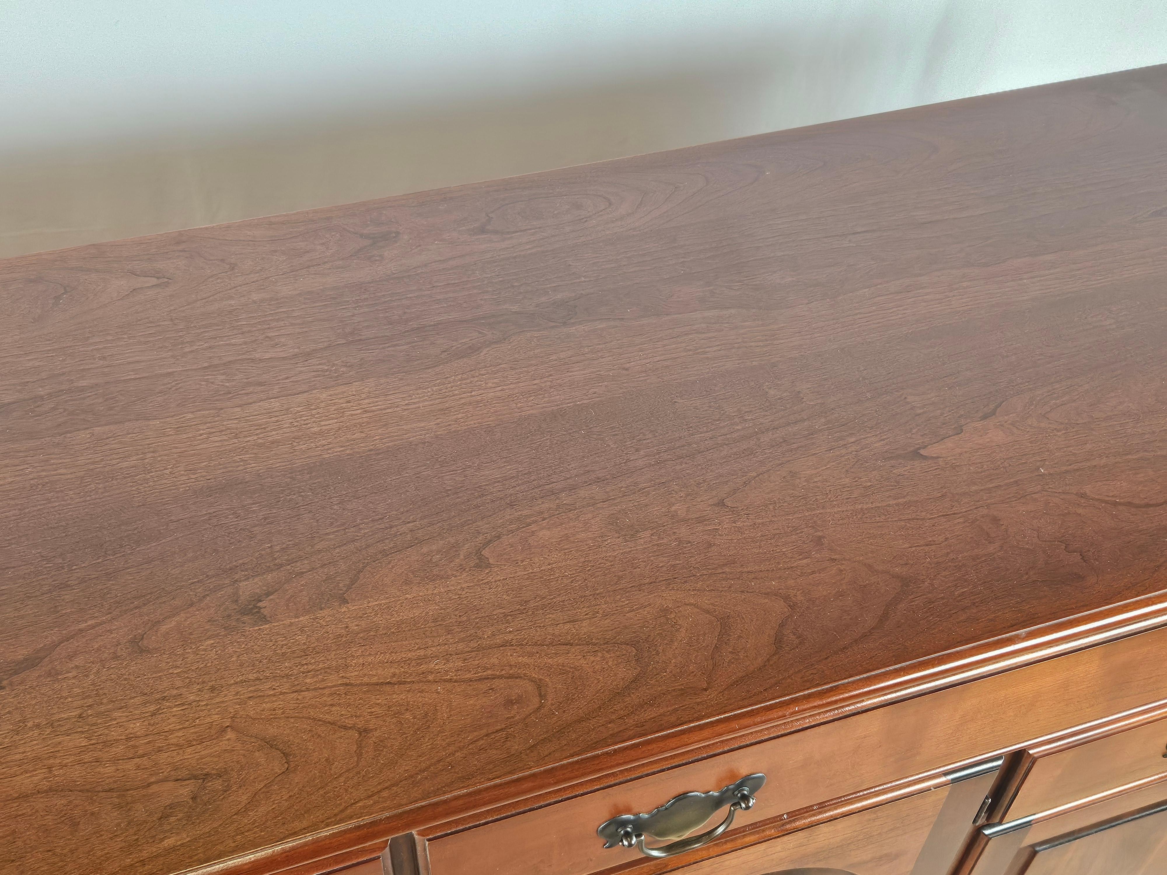 Large kitchen sideboard by Fantoni in cherry wood In Good Condition For Sale In Premariacco, IT