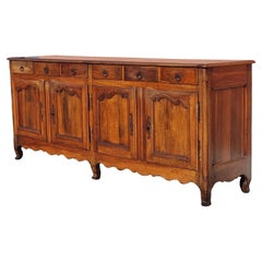 Large Provencal walnut sideboard, second half of the 18th century Large Provencal walnut sideboard, second half of the 18th century
