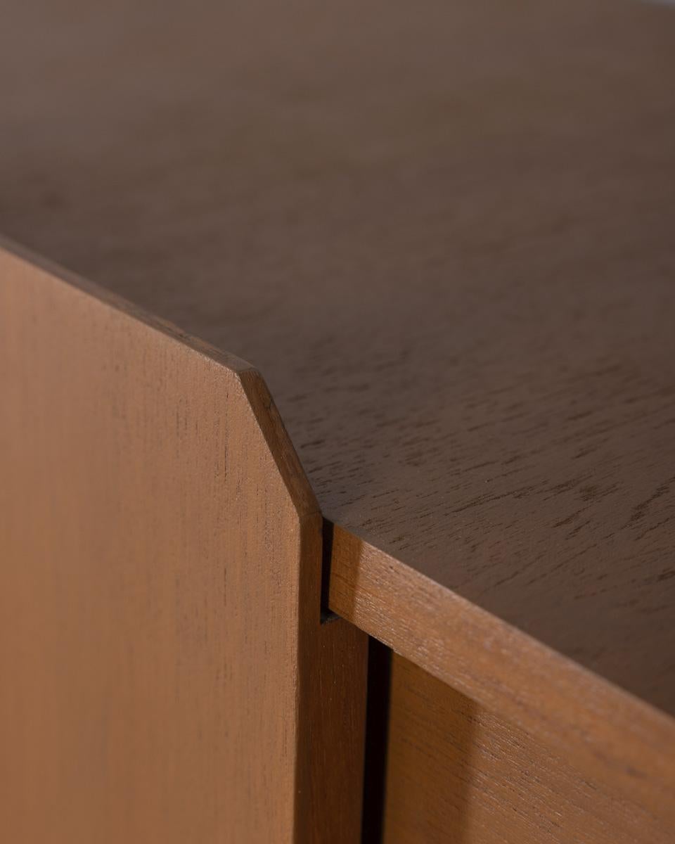 Grande credenza sideboard vintage anni 60 in Teak e ottone design Italiano in vendita 6