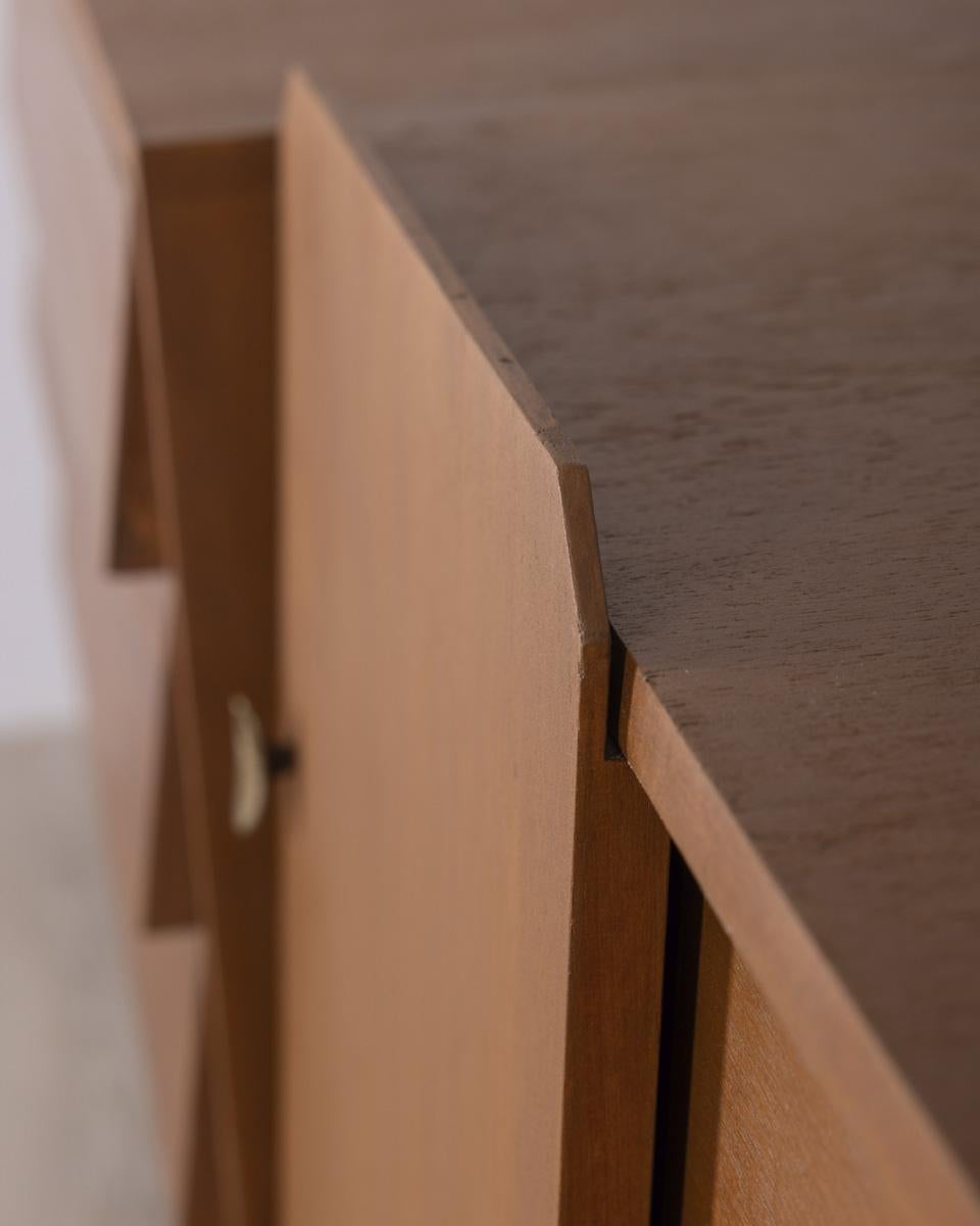 Grande credenza sideboard vintage anni 60 in Teak e ottone design Italiano in vendita 7