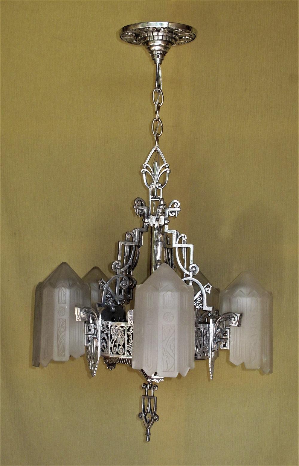 20th Century Grande Dame of American Art Deco Lighting, circa 1932 For Sale