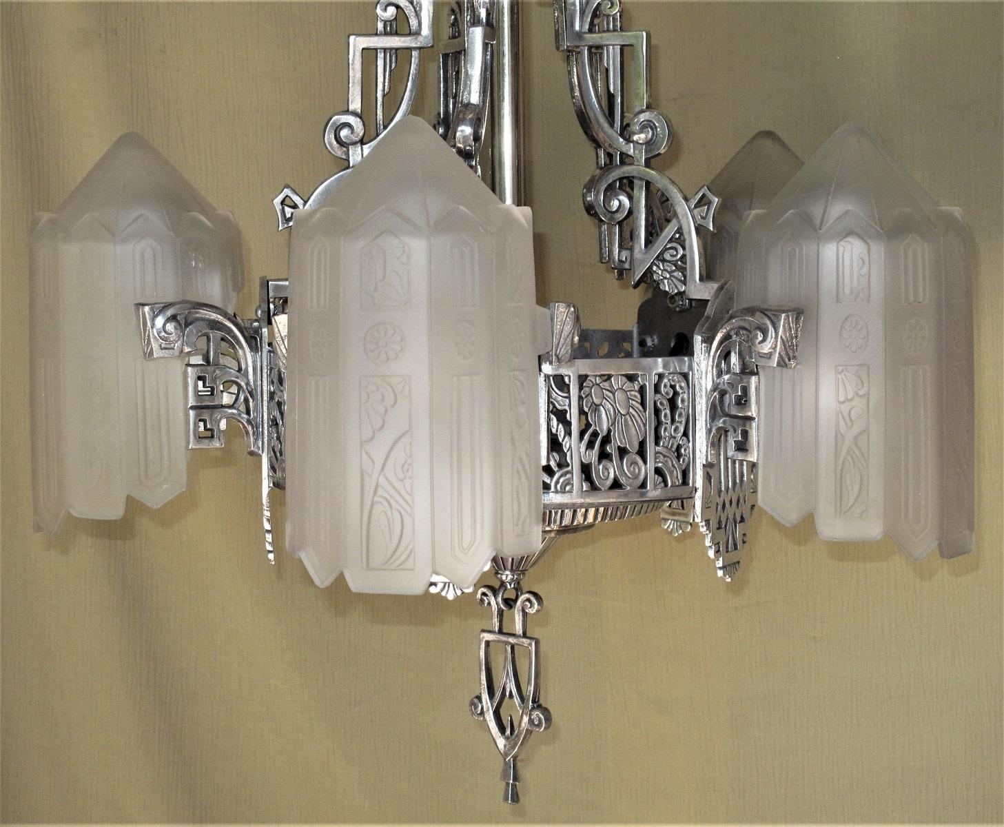 Grande Dame of American Art Deco Lighting, circa 1932 For Sale 2