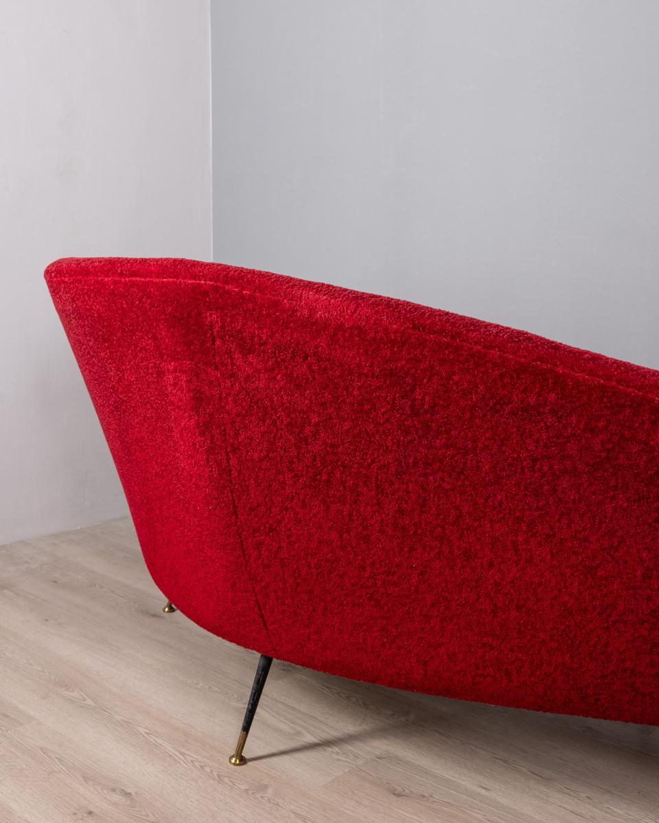 Large vintage 1950s red velvet curved sofa Italian design For Sale 9