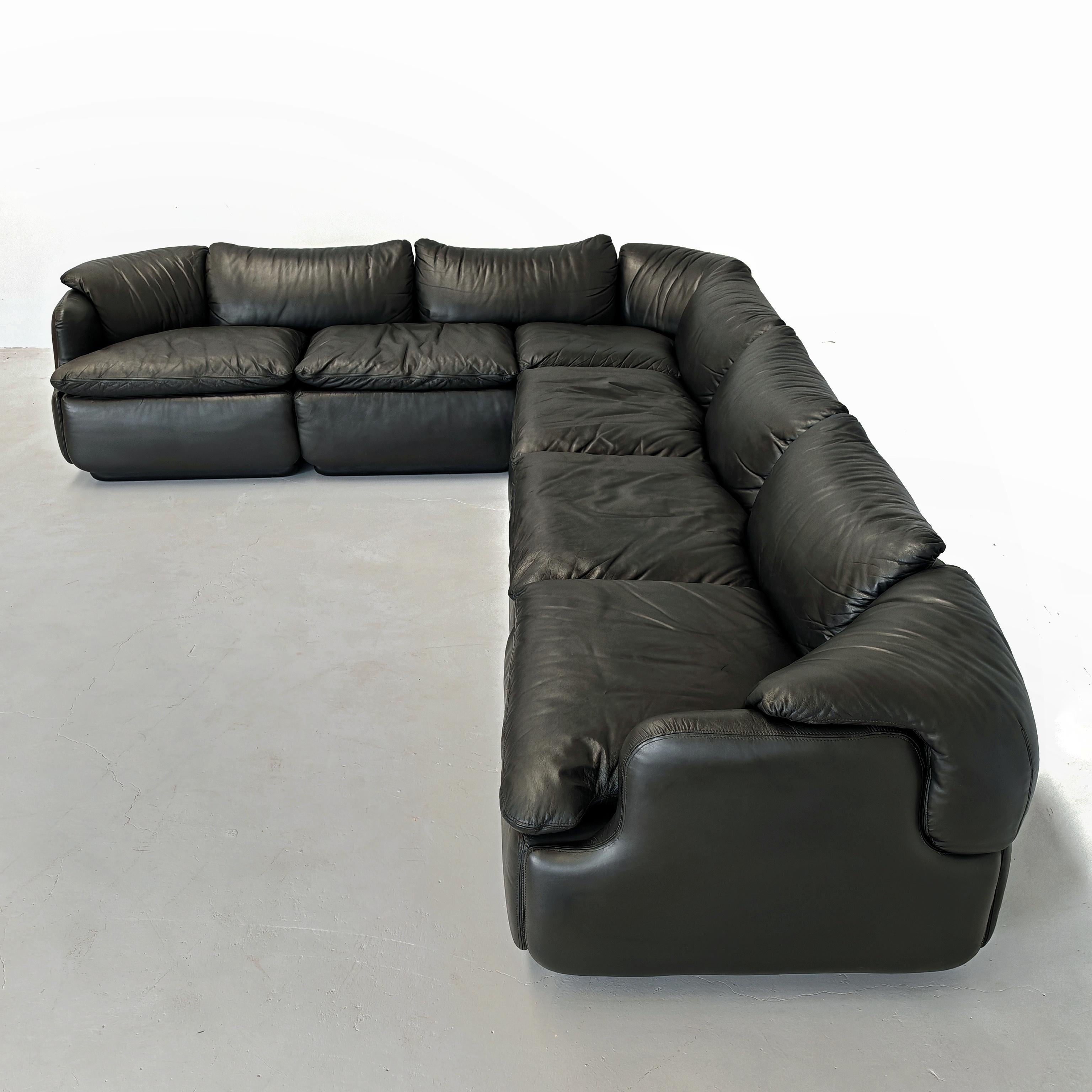 Postmoderne Grand canapé modulable en cuir noir 'Confidential' A.Roselli  pour Saporiti 70s en vente