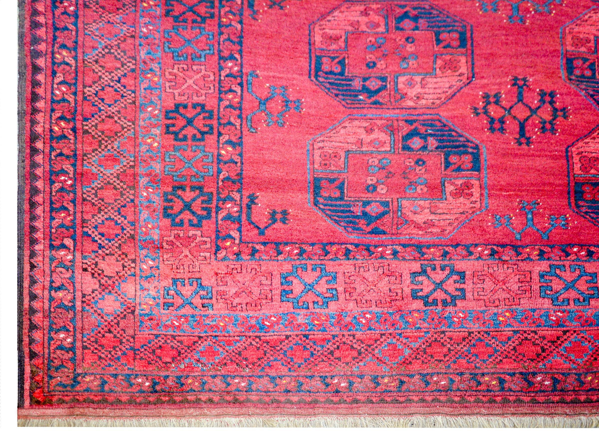Grande Early 20th Century Bashir Rug In Good Condition For Sale In Chicago, IL