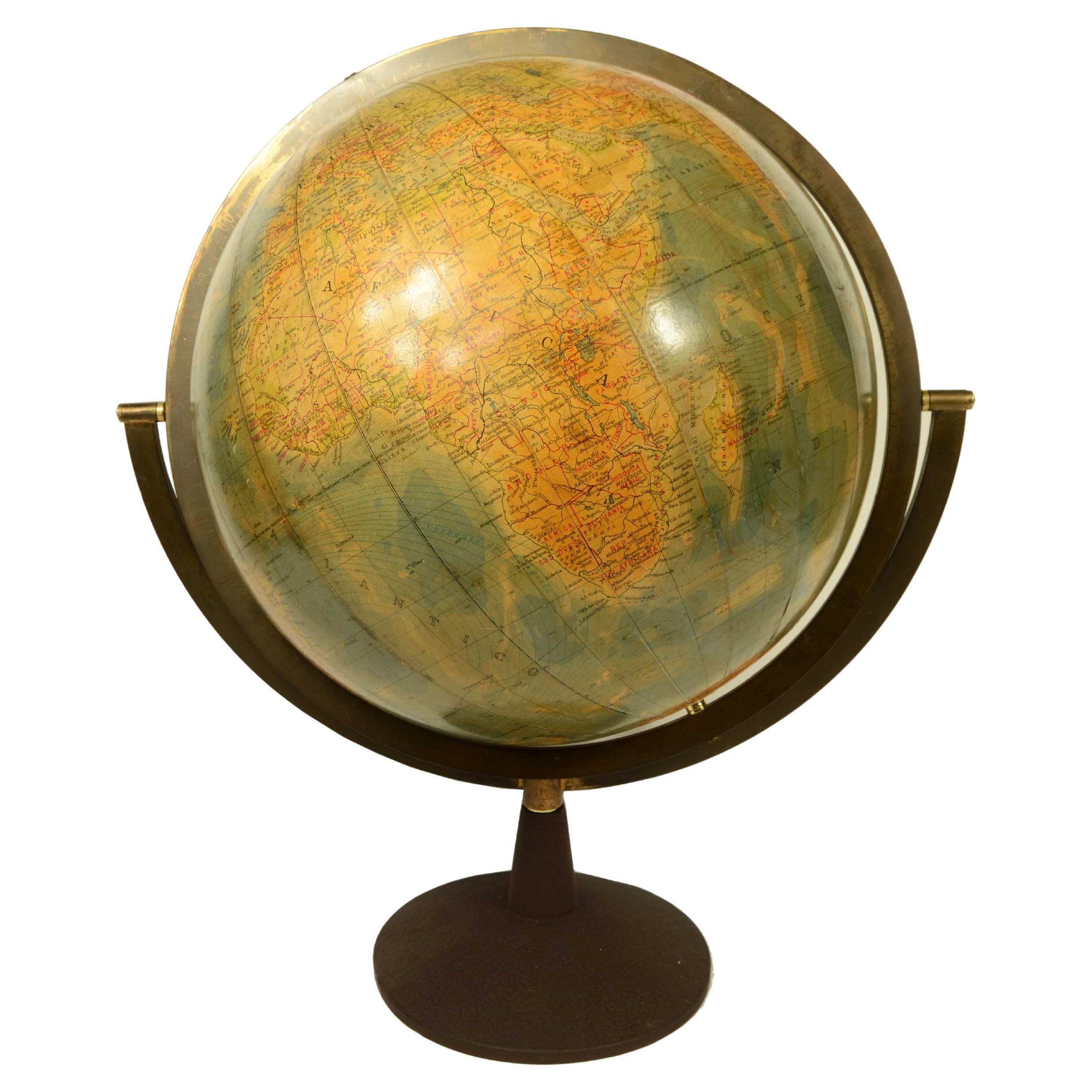 Large 1940s globe from Paravia based on a drawing by C. Boehmer For Sale