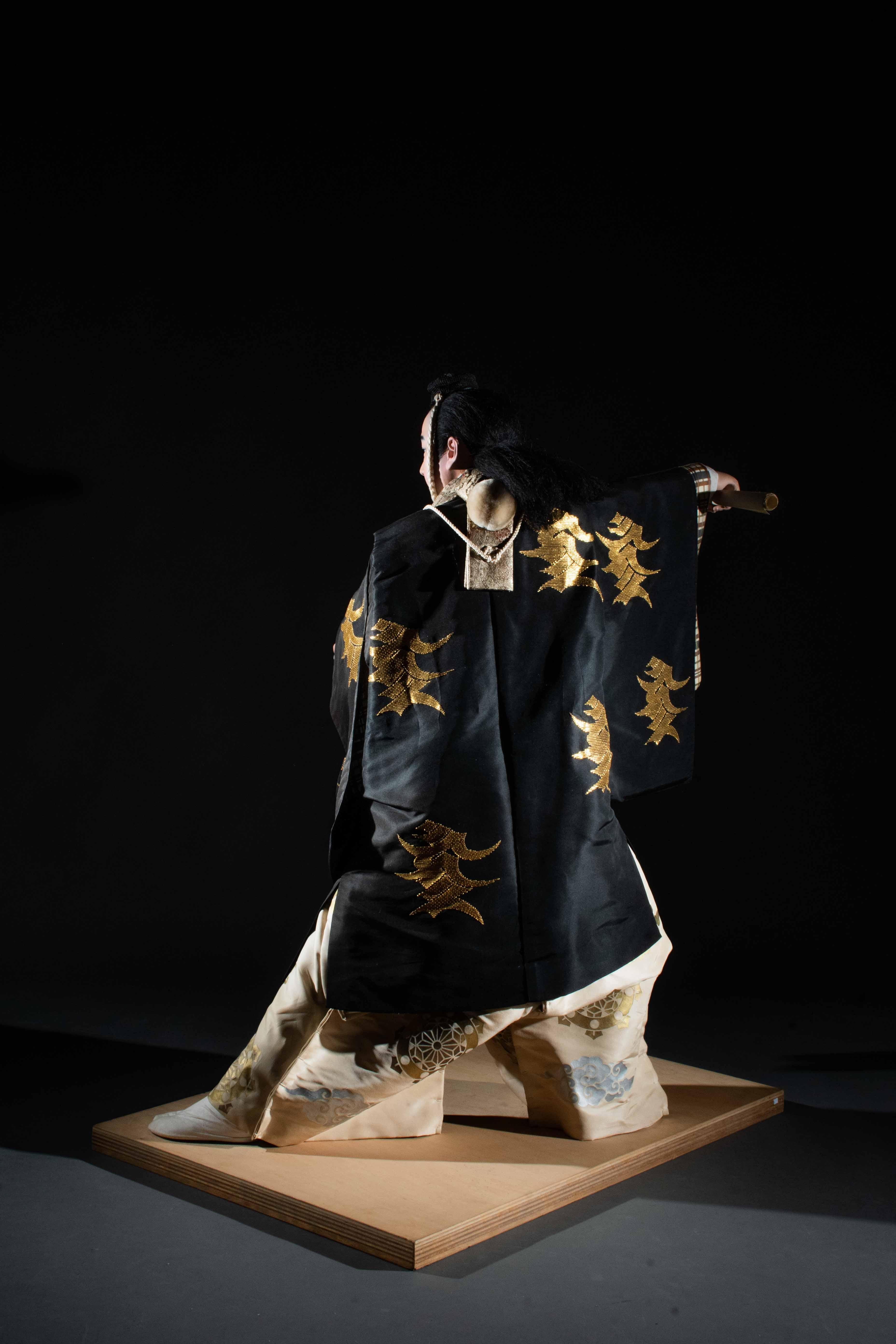 Grande iki ningyō in legno raffigurante un attore del teatro Kabuki en vente 1