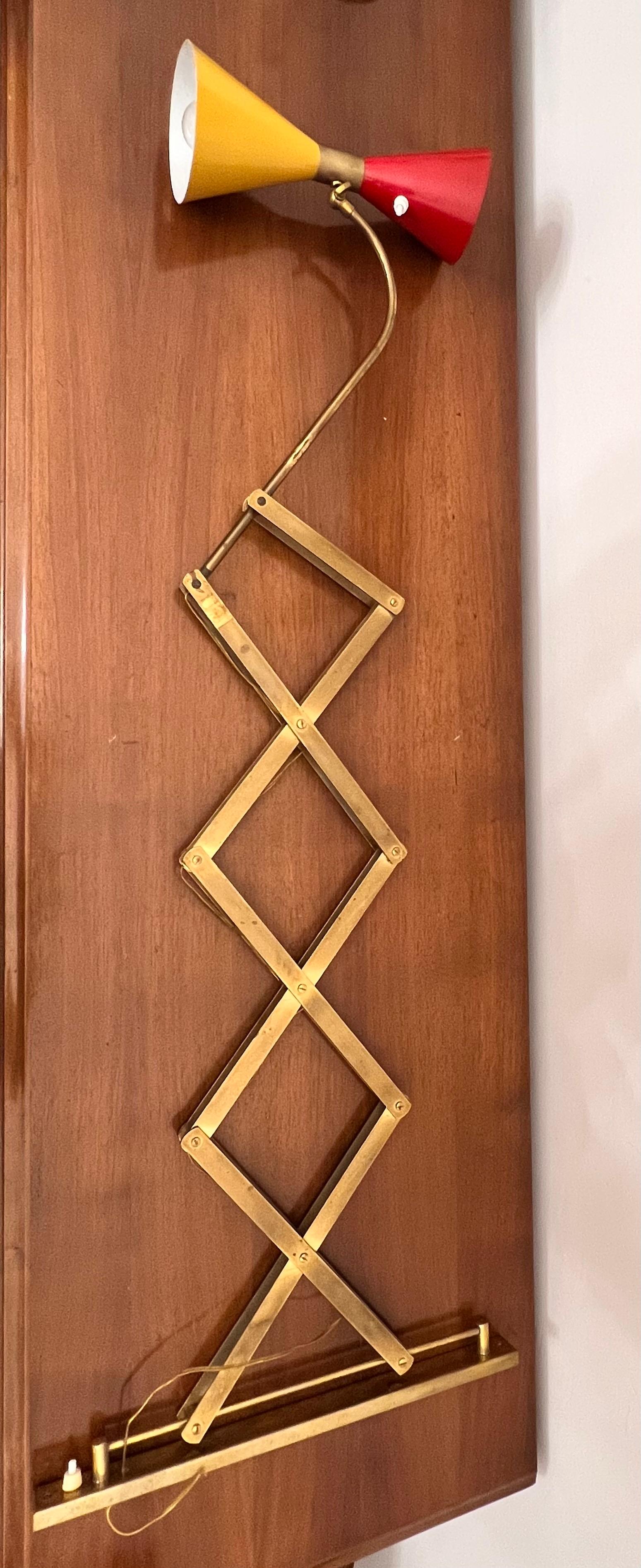 Large 1950s extendable wall lamp In Fair Condition For Sale In Cerignola, IT
