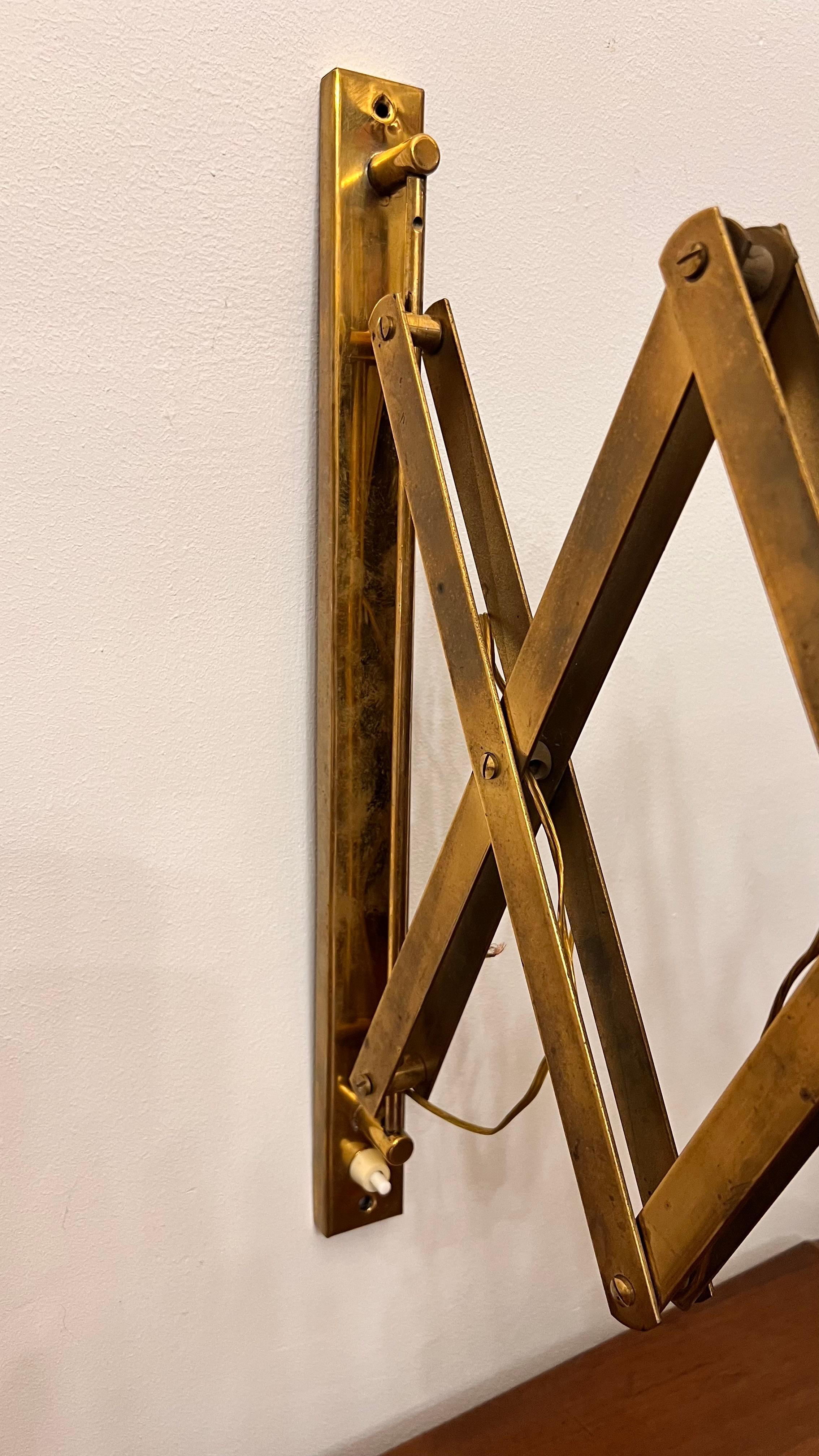 Mid-20th Century Large 1950s extendable wall lamp For Sale