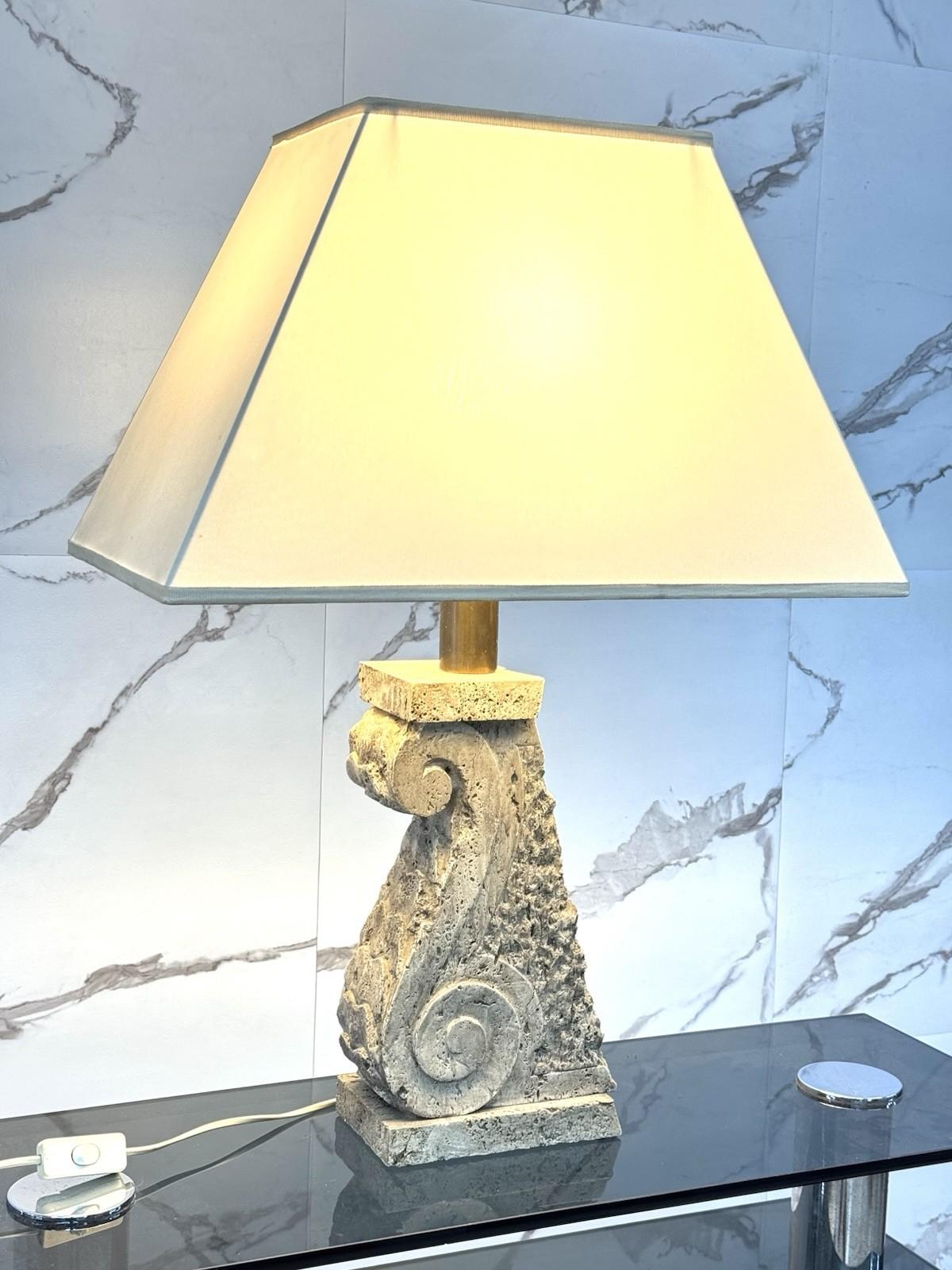 Regency Grande Lampada da tavolo in Pietra Travertino Hollywood regency anni 70 design For Sale
