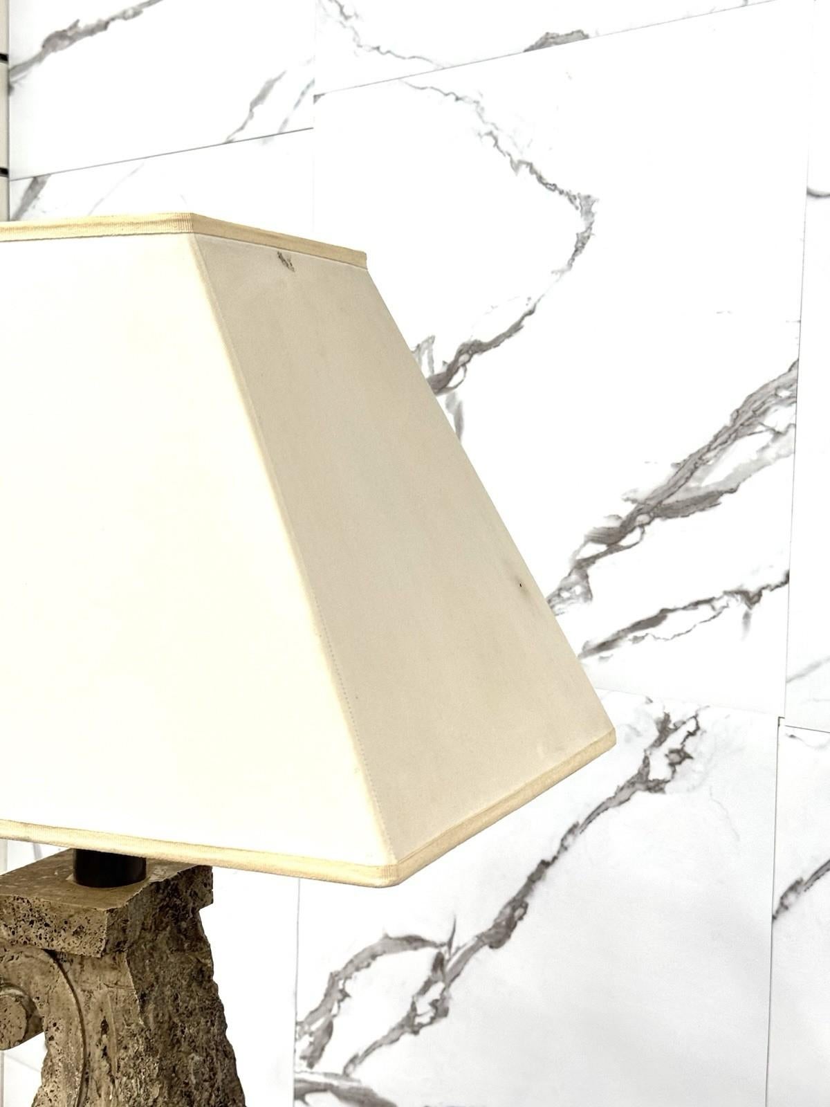 Grande Lampada da tavolo in Pietra Travertino Hollywood regency anni 70 design For Sale 1