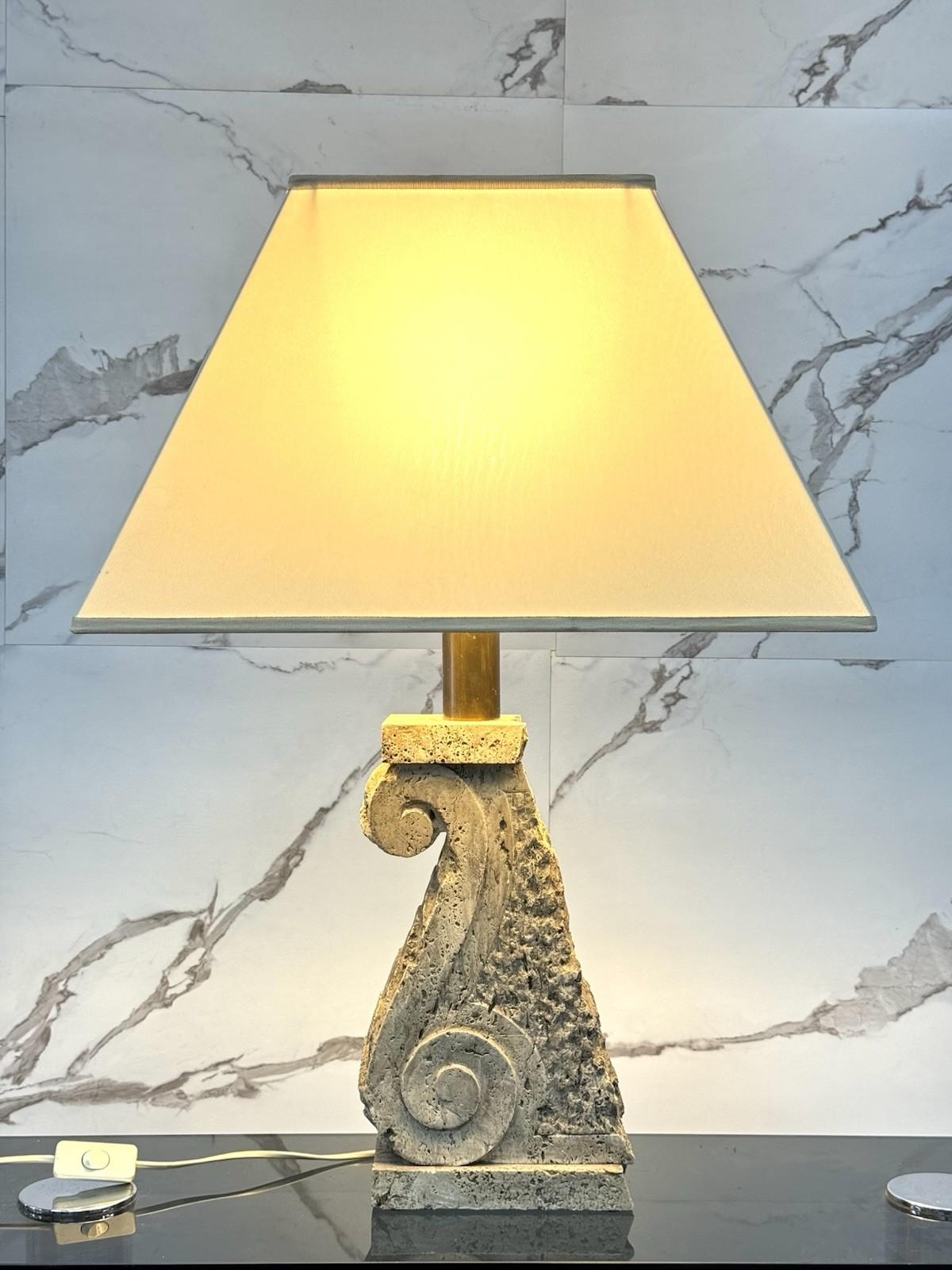 Grande Lampada da tavolo in Pietra Travertino Hollywood regency anni 70 design For Sale 2