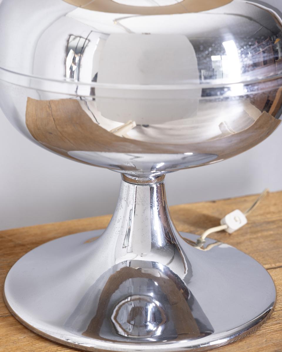 Late 20th Century Grande lampada da tavolo vintage anni 70 in metallo cromato design Italiano in vendita