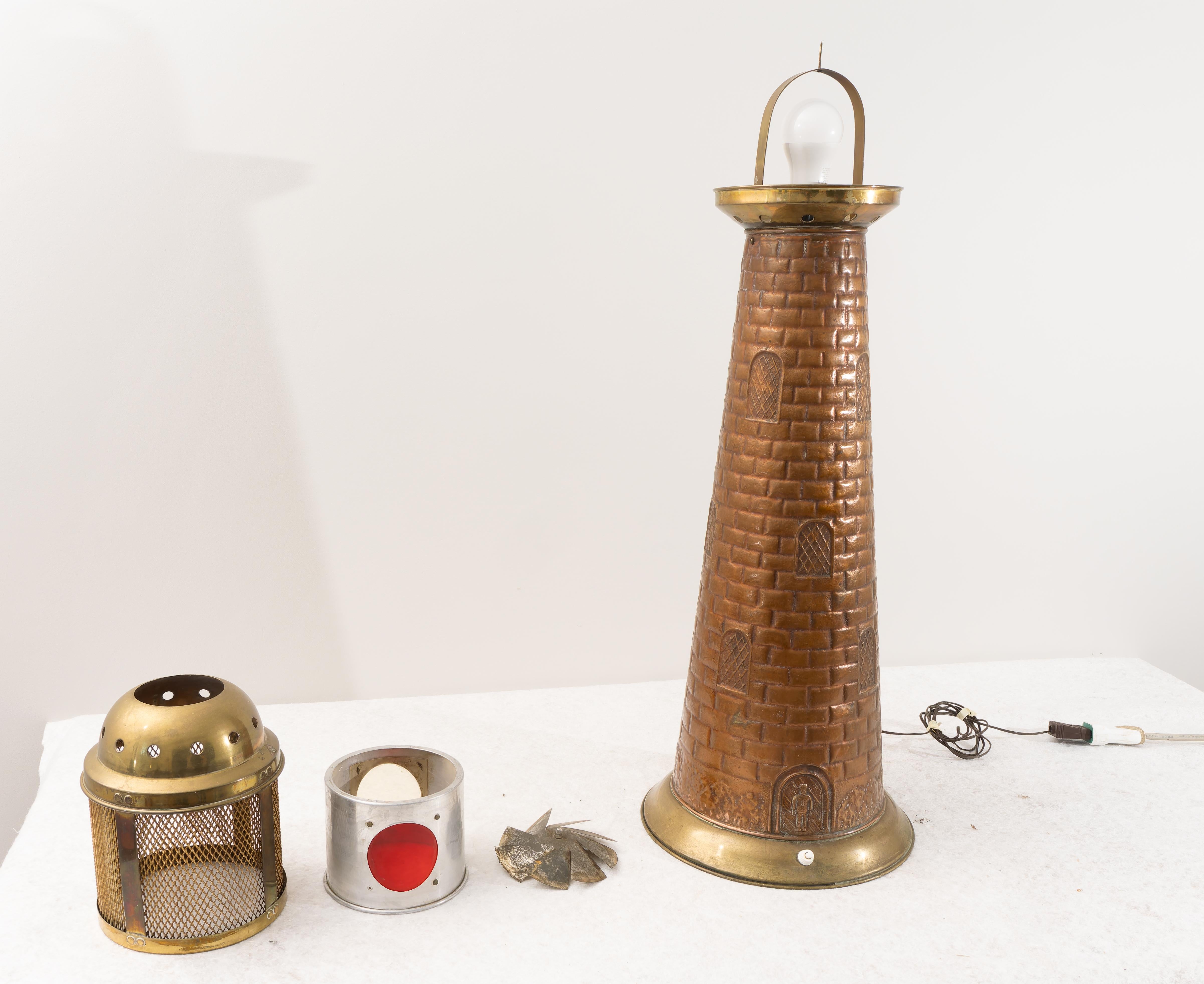 Gran lámpara de pie giratoria FARO, años 50/60 en Bueno estado para la venta en Bastia Umbra, IT