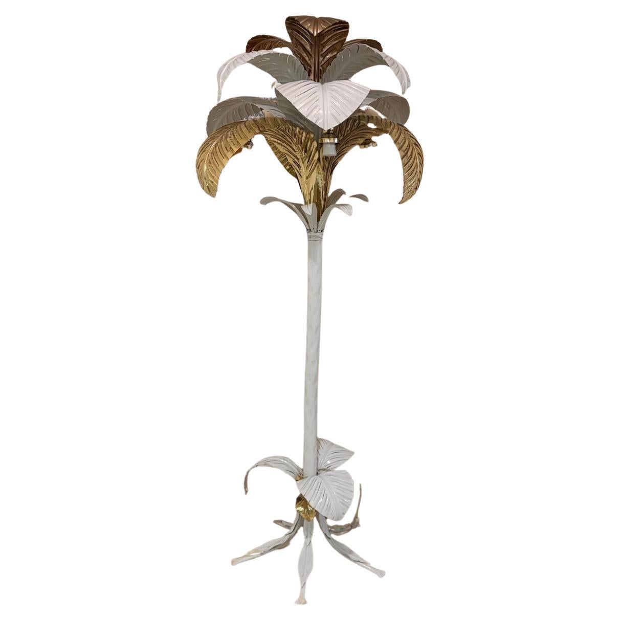 Gran lámpara de pie escultórica italiana en forma de palmera, latón dorado 1960 en venta
