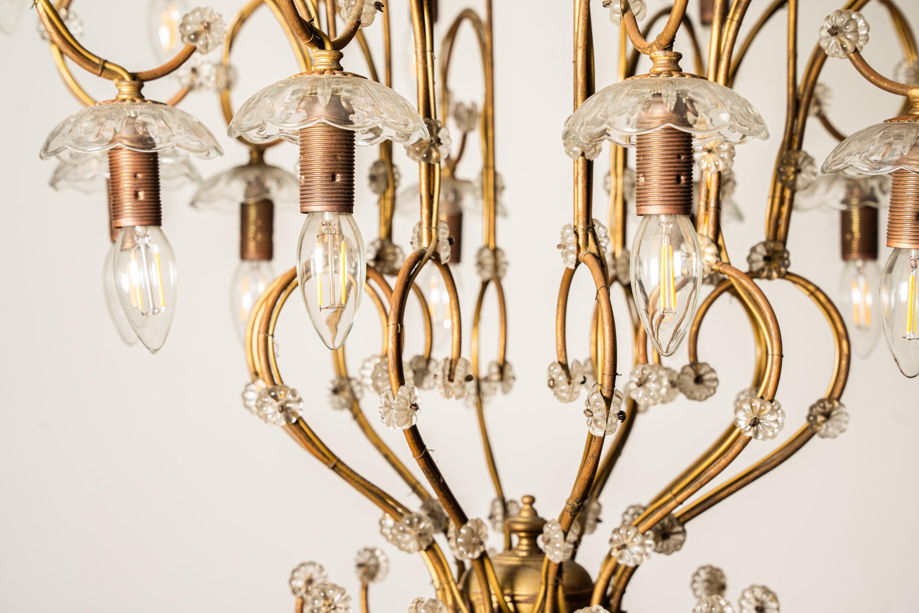 Grand lustre à 20 lumières en laiton et verre Bon état - En vente à Santa Margherita Ligure, IT