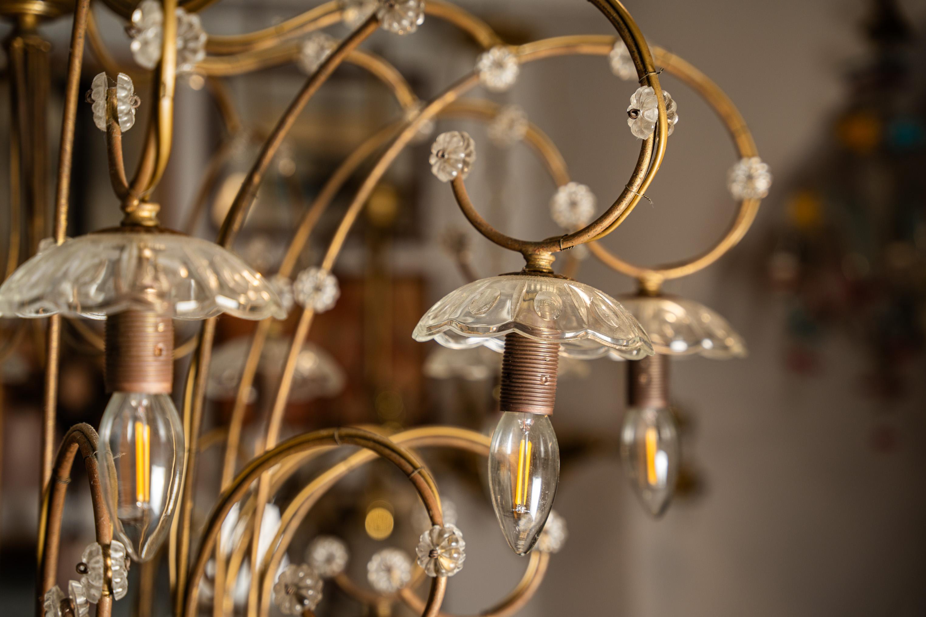 Late 20th Century Large 20-light brass and glass chandelier chandelier  For Sale