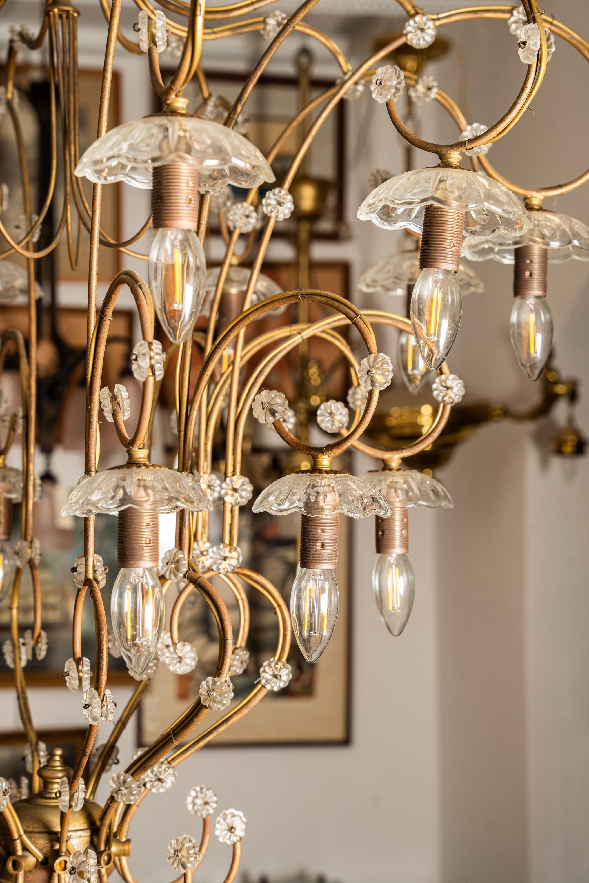 Brass Large 20-light brass and glass chandelier chandelier  For Sale