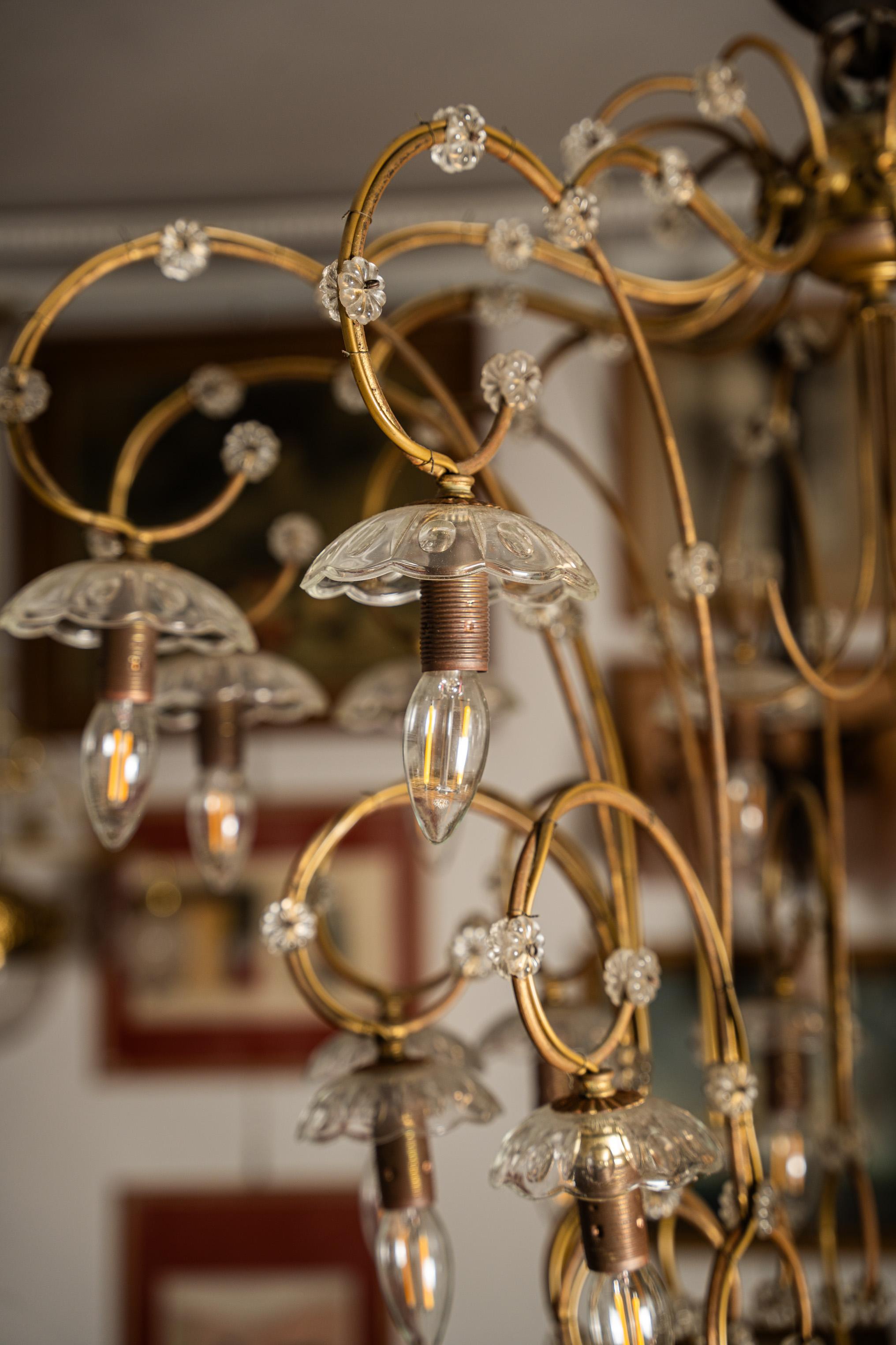 Grand lustre à 20 lumières en laiton et verre en vente 1