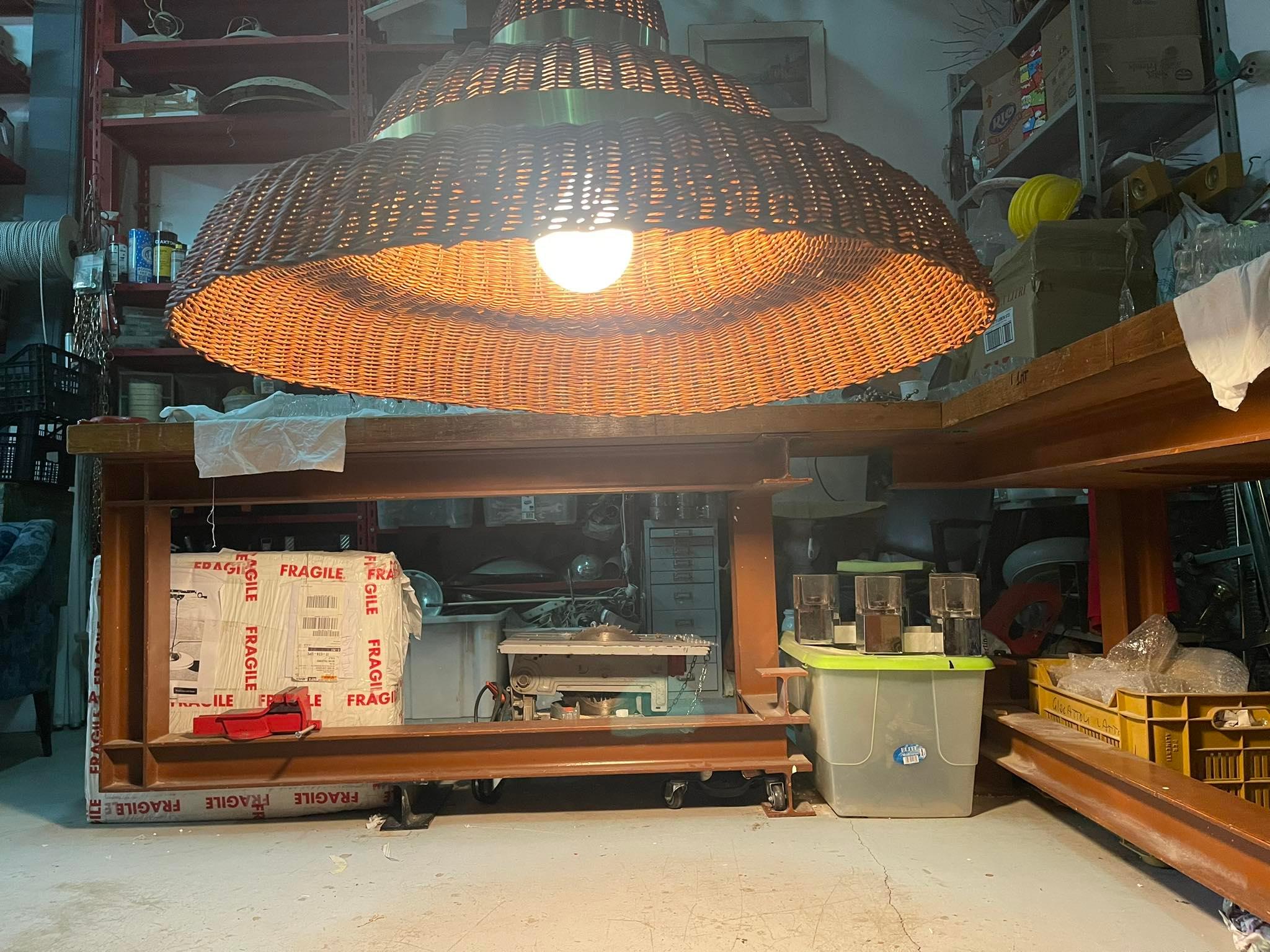 Grande Lampadario Circolare  in Midollino e Ottone Italia esemplare Unico en venta 9