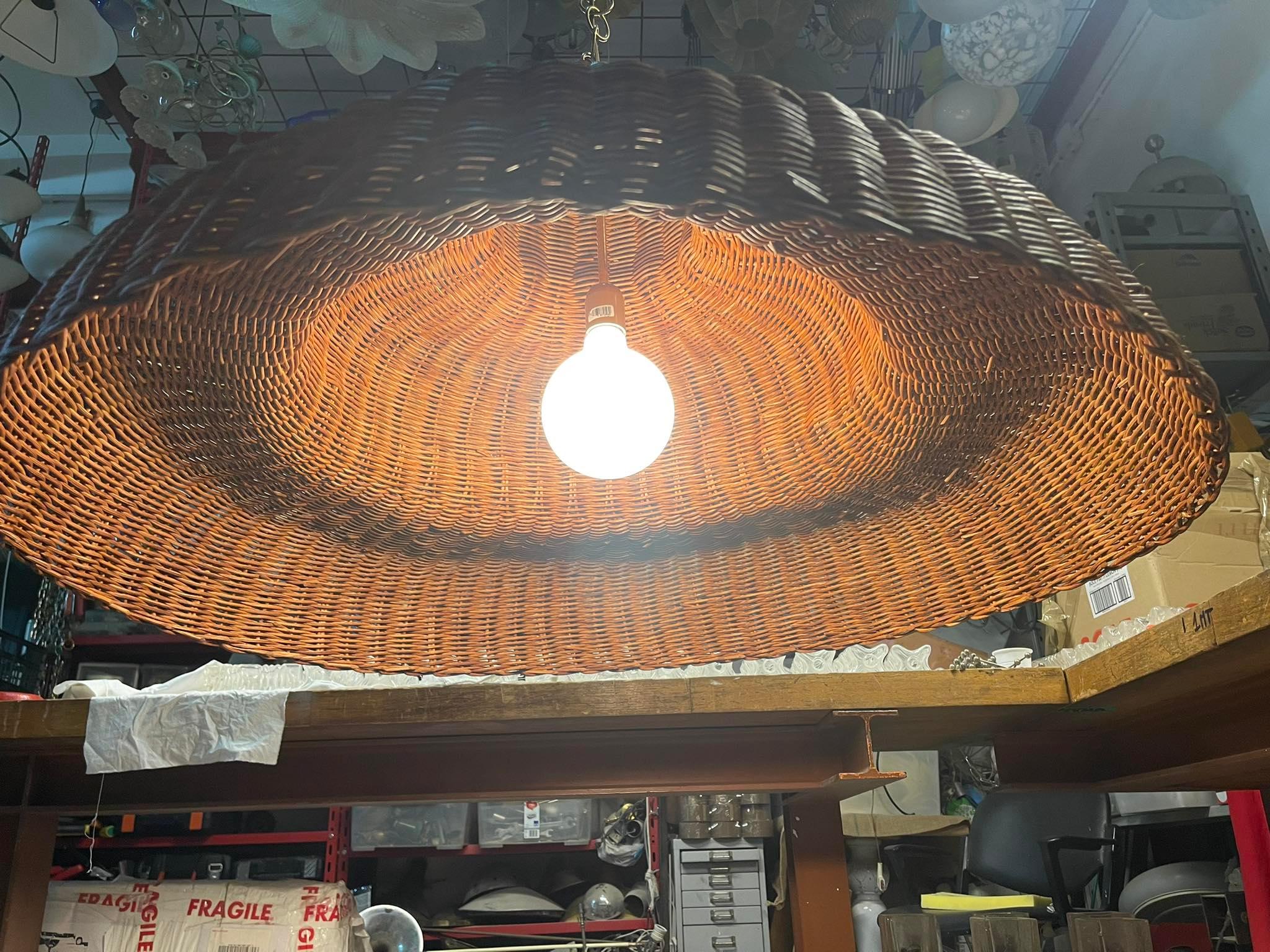 Grande Lampadario Circolare  in Midollino e Ottone Italia esemplare Unico en venta 10