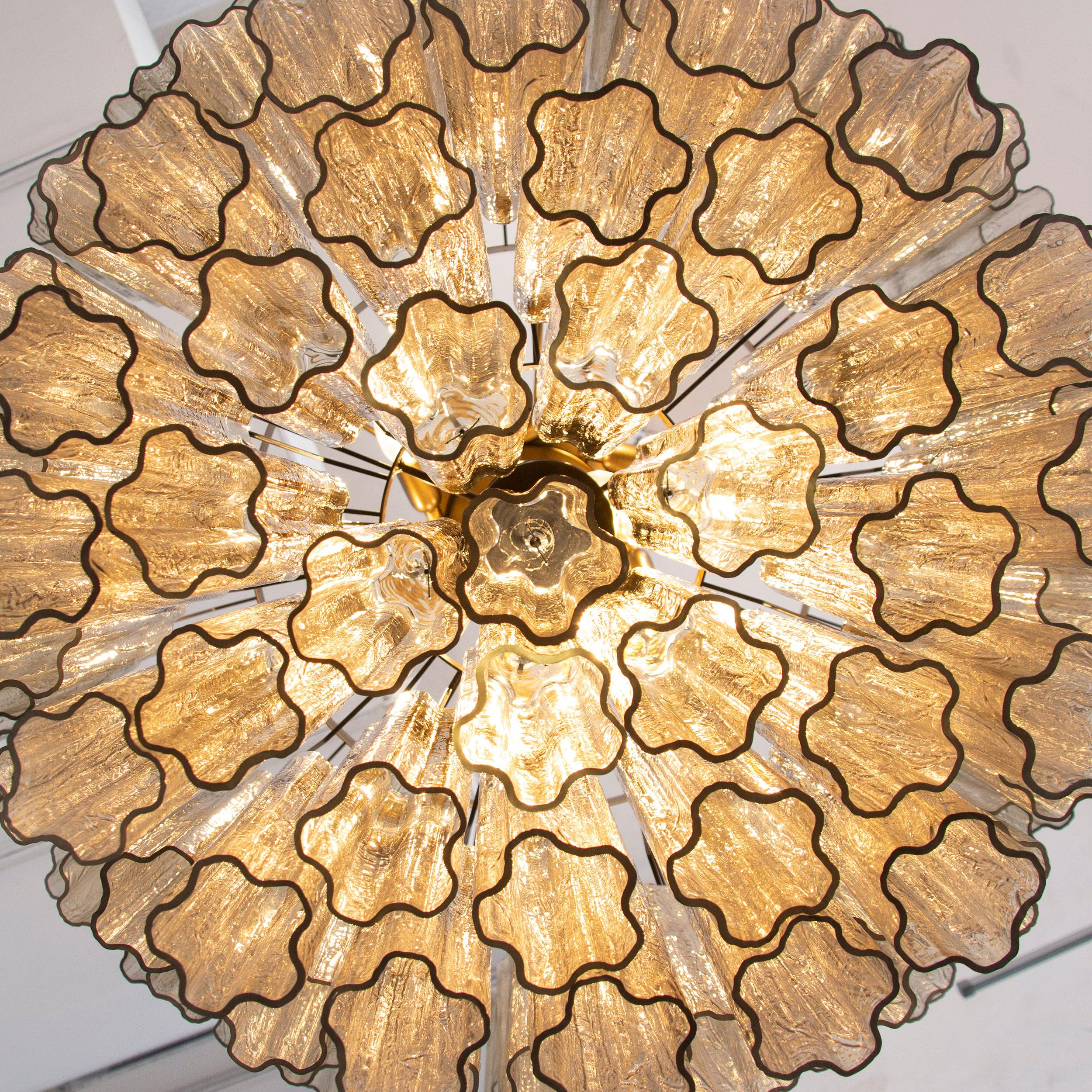 Contemporary Grande lampadario con pendagli vetro di Murano fumè, ispirato al mid-century For Sale