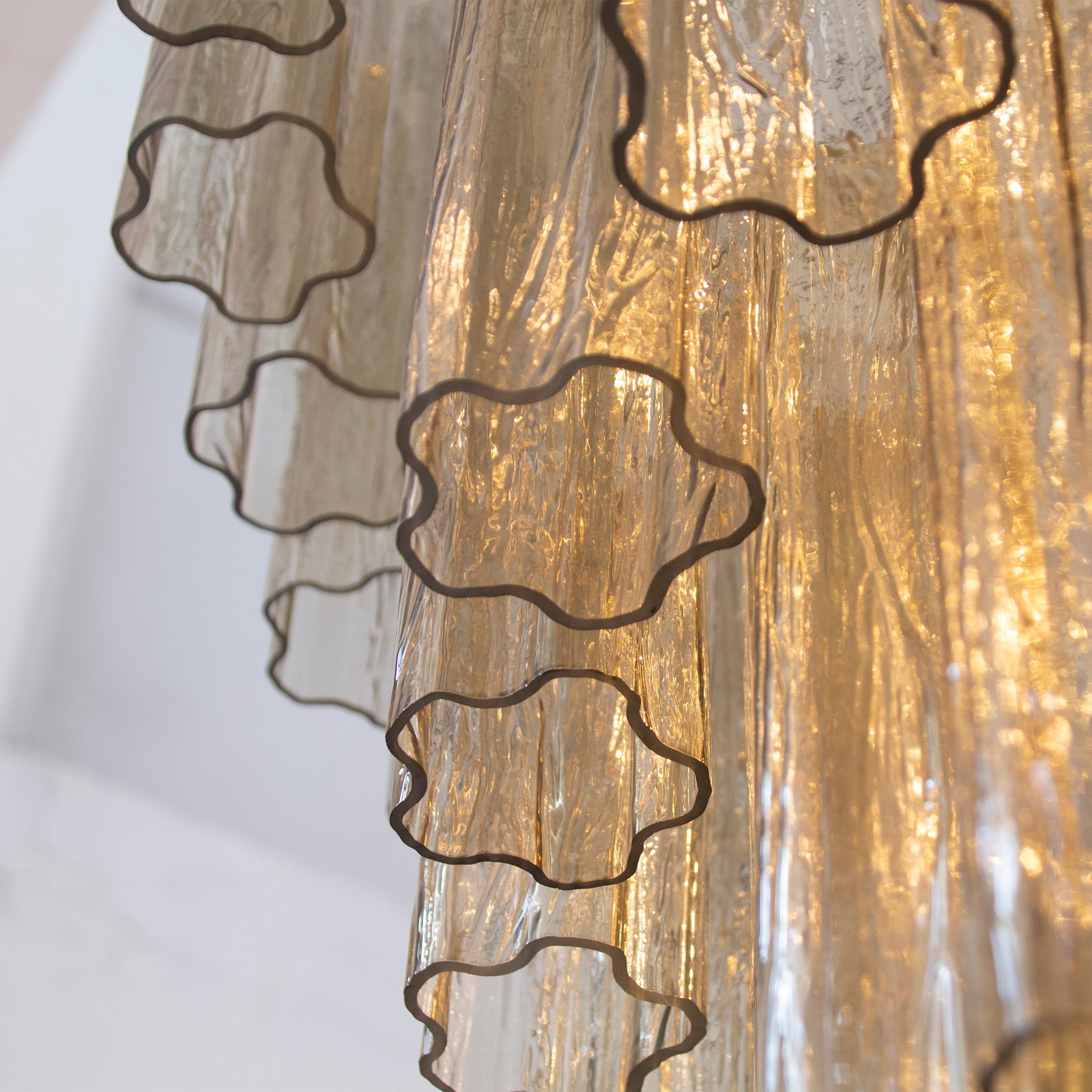 Grande lampadario con pendagli vetro di Murano fumè, ispirato al mid-century For Sale 1