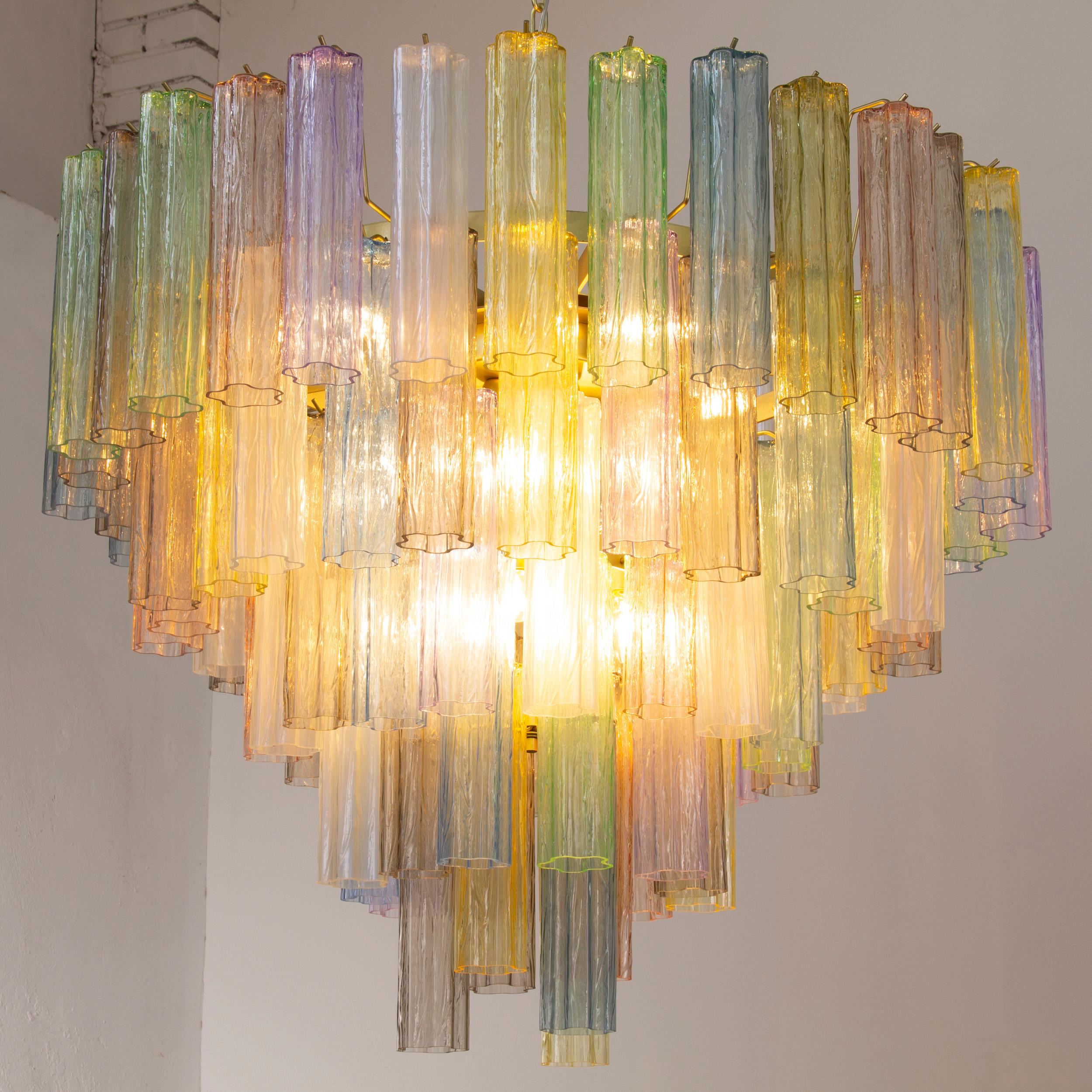 Grande Lampadario con pendagli soffiati in vetro di Murano multicolore In condizioni Nuovo in vendita a Trebaseleghe, IT