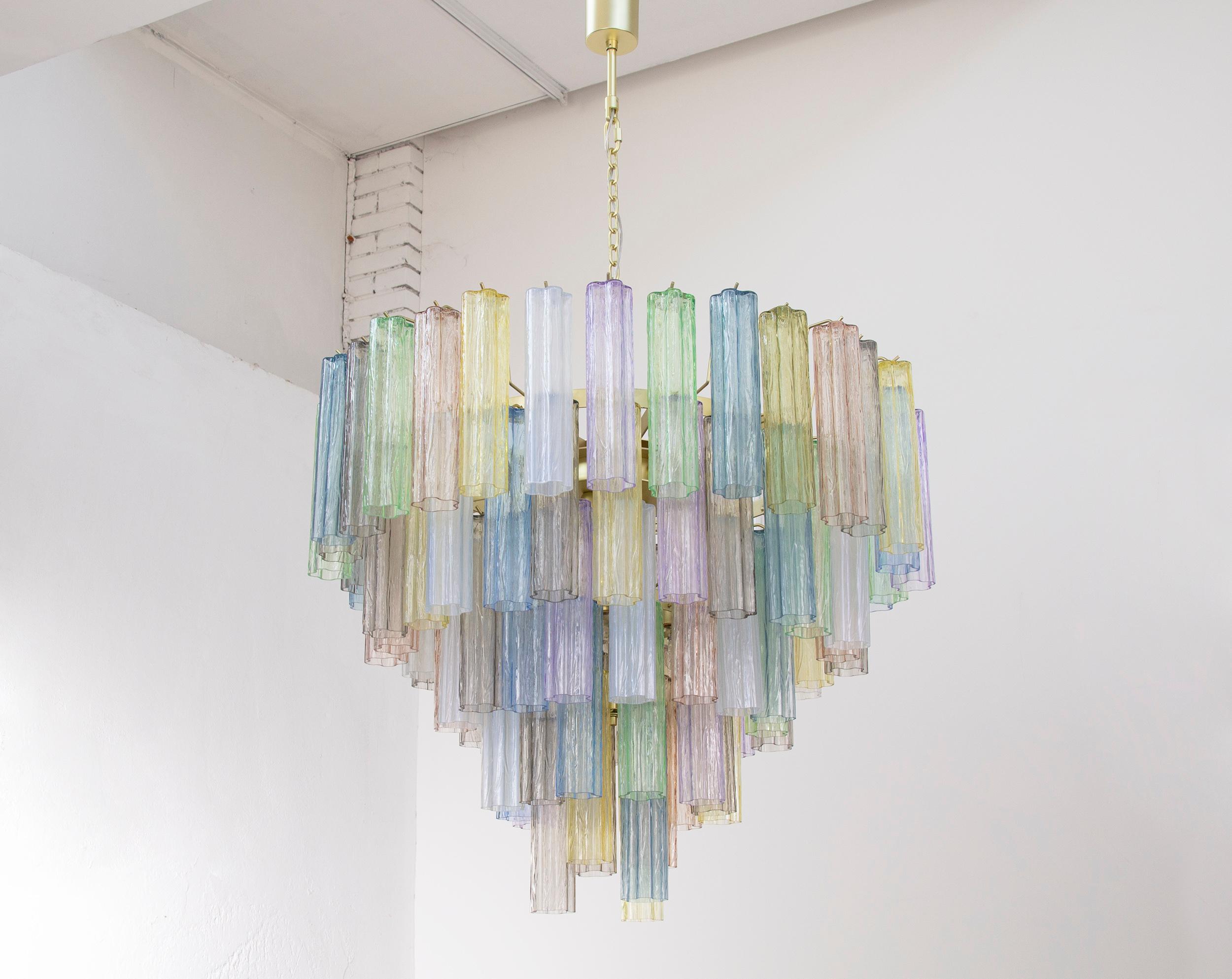 Vetro soffiato Grande Lampadario con pendagli soffiati in vetro di Murano multicolore in vendita