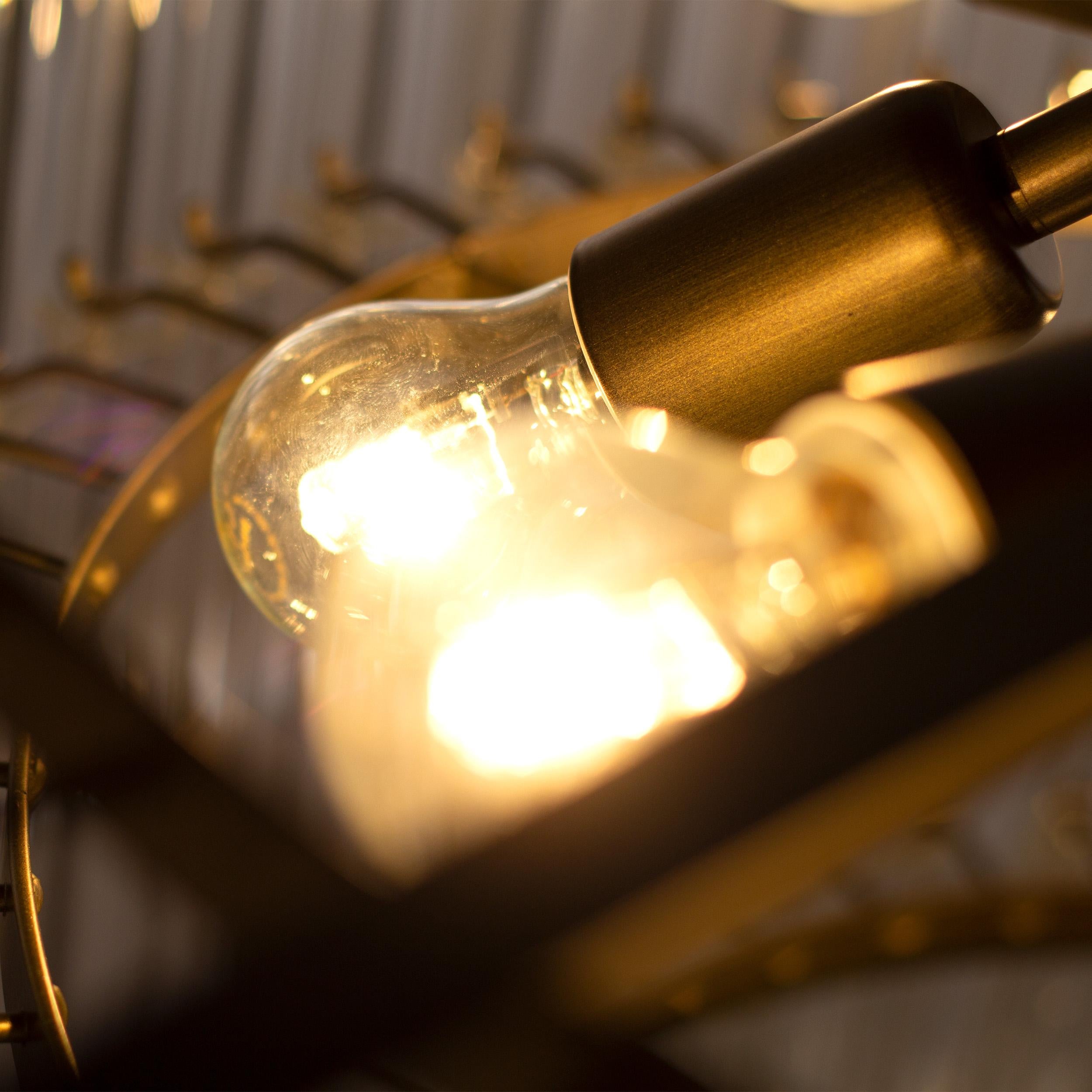 Grande lampadario con triedri vetro di Murano ispirato al mid-century italiano For Sale 3